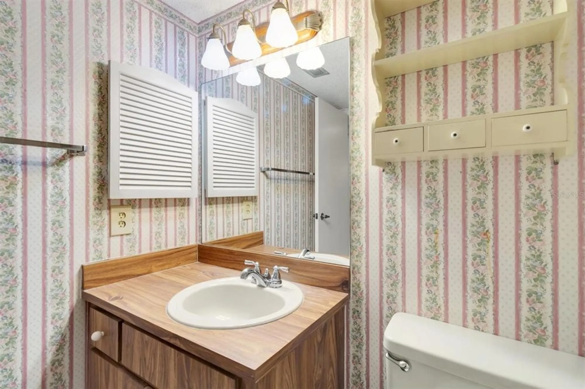 Property Slideshow image 20 of 59 | 11204 pembridge ct 4, Port Richey, FL, 34668