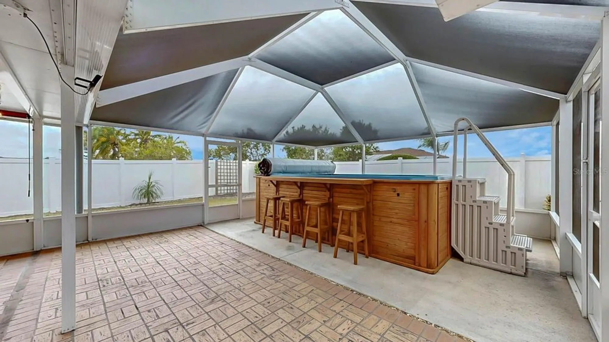 Property Slideshow image 21 of 41 | 663 allegheny dr, Sun City Center, FL, 33573