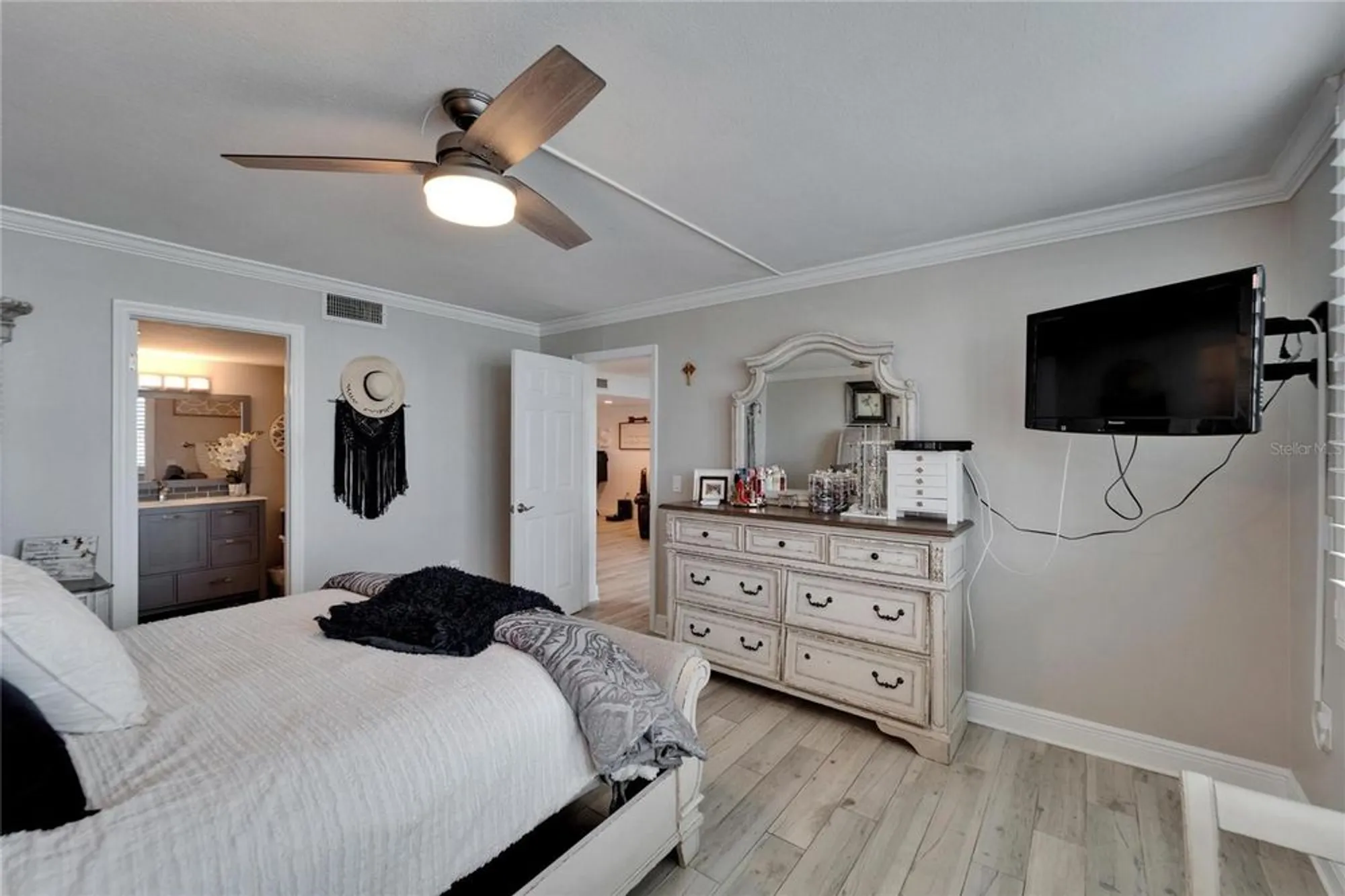 Property Slideshow image 23 of 60 | 7700 sun island dr 107, South Pasadena, FL, 33707