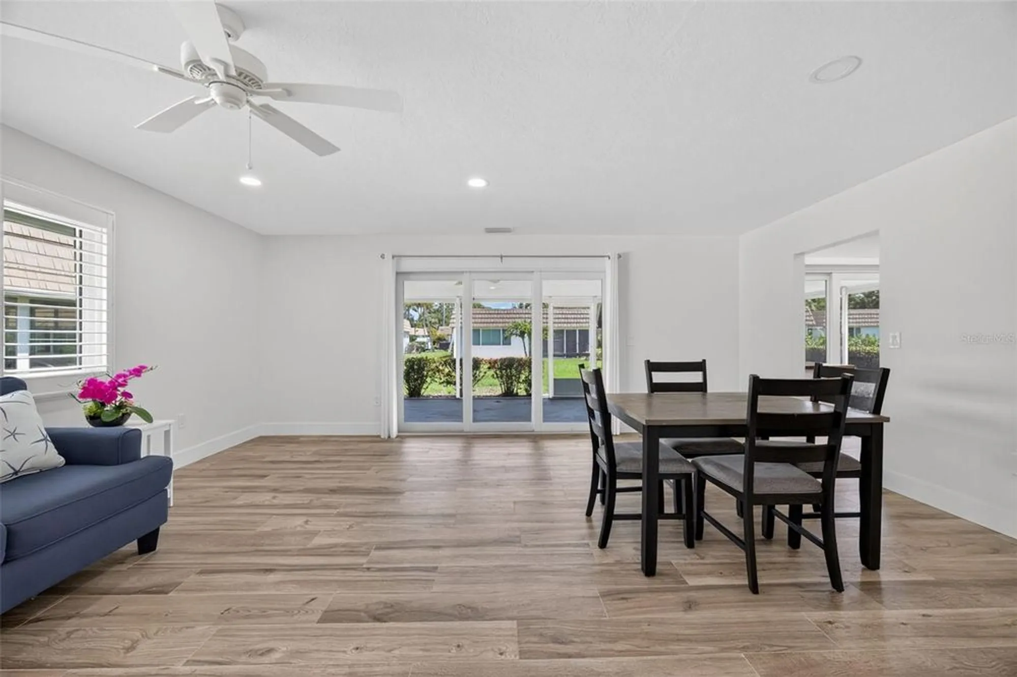 Property Slideshow image 5 of 34 | 2733 riverbluff pl v57, Sarasota, FL, 34231