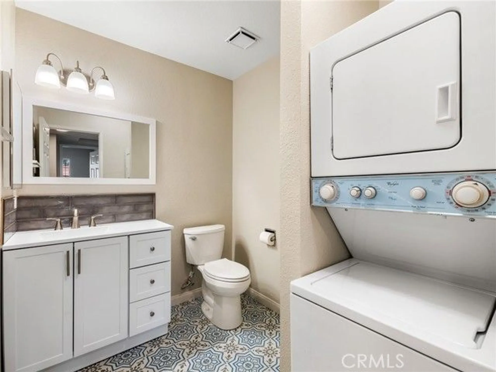 Property Slideshow image 13 of 27 | 19183 elm dr, Apple Valley, CA, 92308
