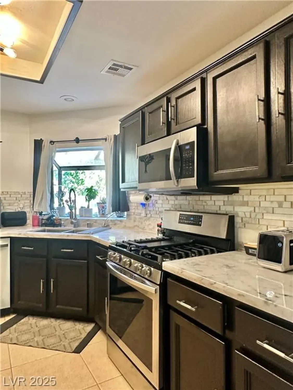 Property Slideshow image 16 of 25 | 8621 prairie hill dr, Las Vegas, NV, 89134