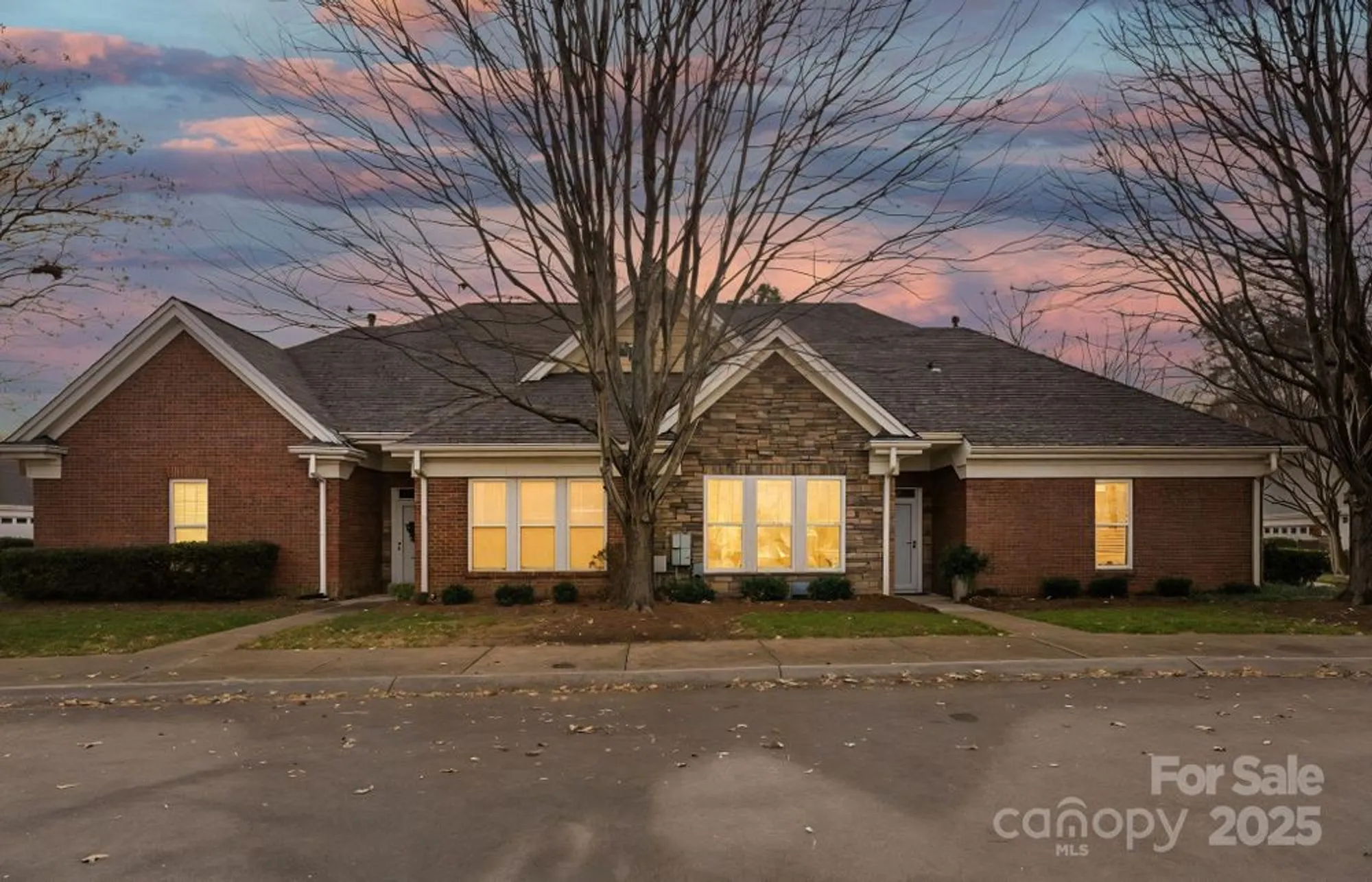 Property Slideshow image 2 of 25 | 10831 casetta dr, Matthews, NC, 28105