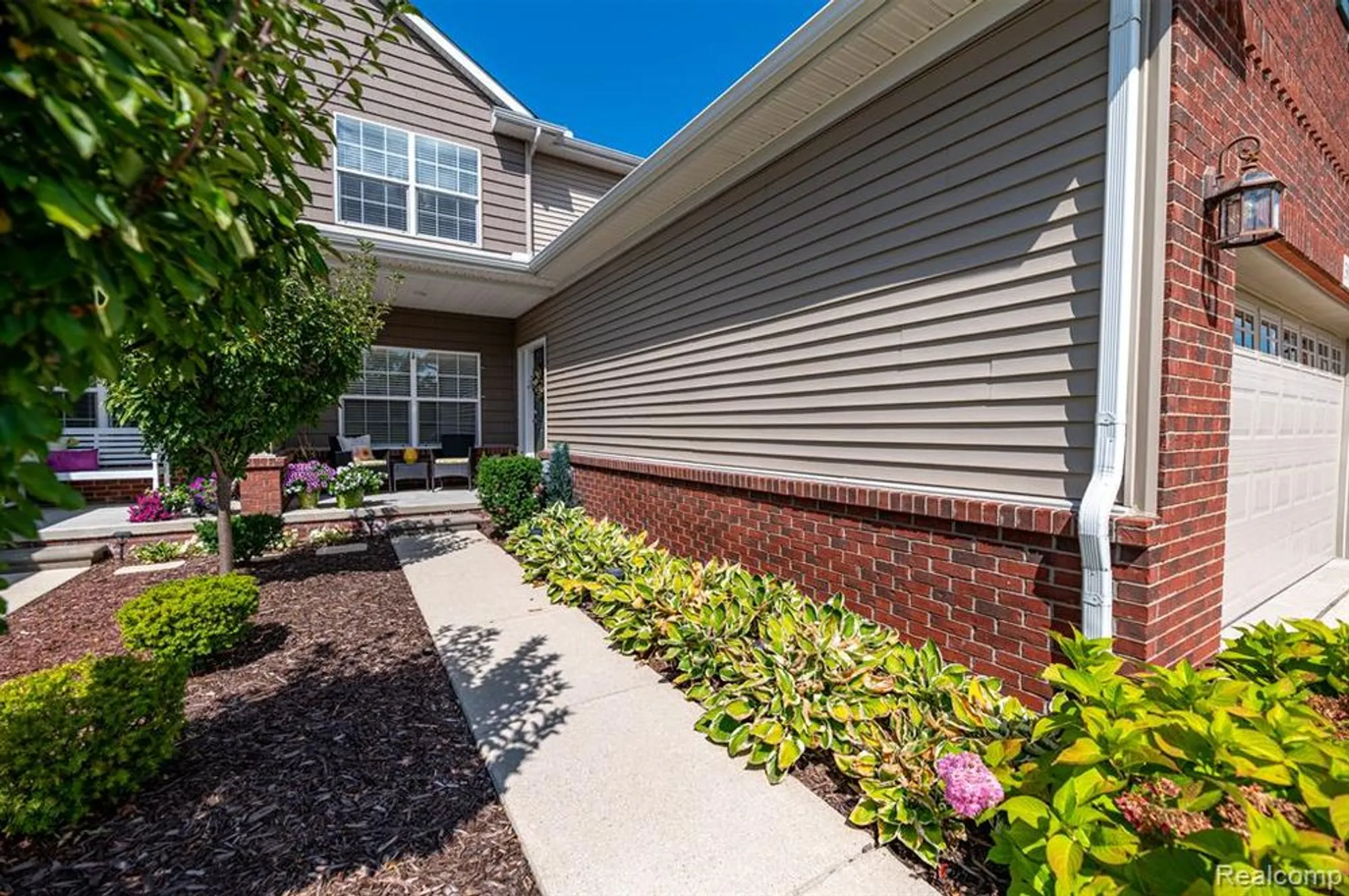 Property Slideshow image 4 of 33 | 3057 bridgewater rd, Auburn Hills, MI, 48326