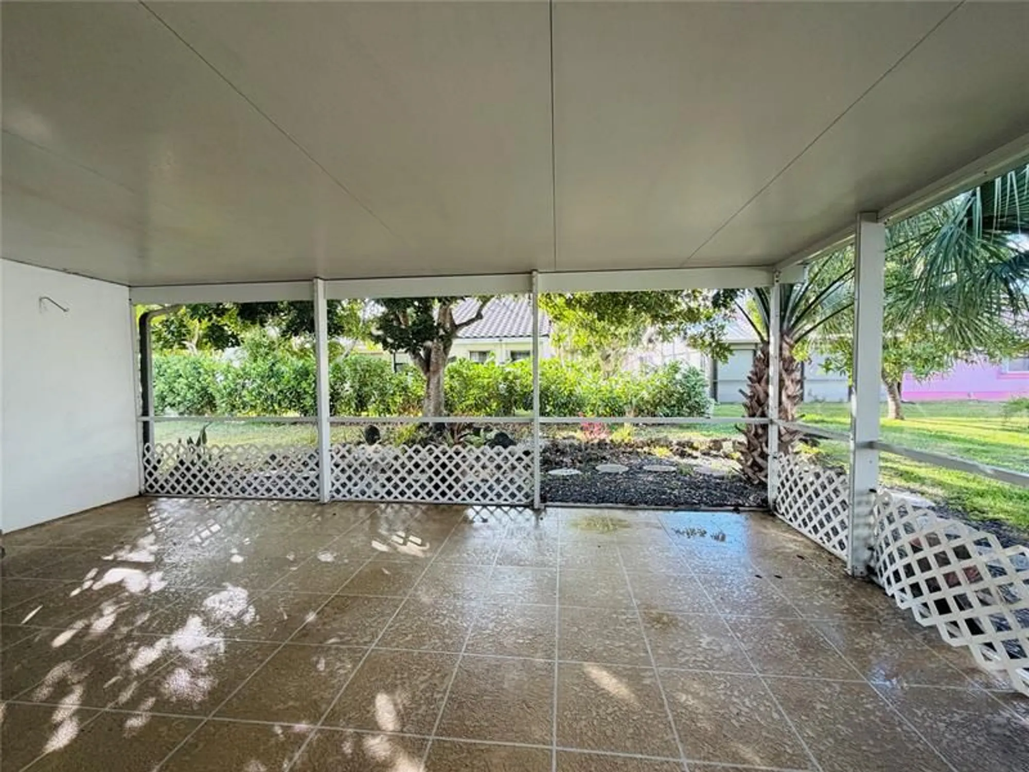 Property Slideshow image 22 of 29 | 7013 nw 107th ave, Tamarac, FL, 33321