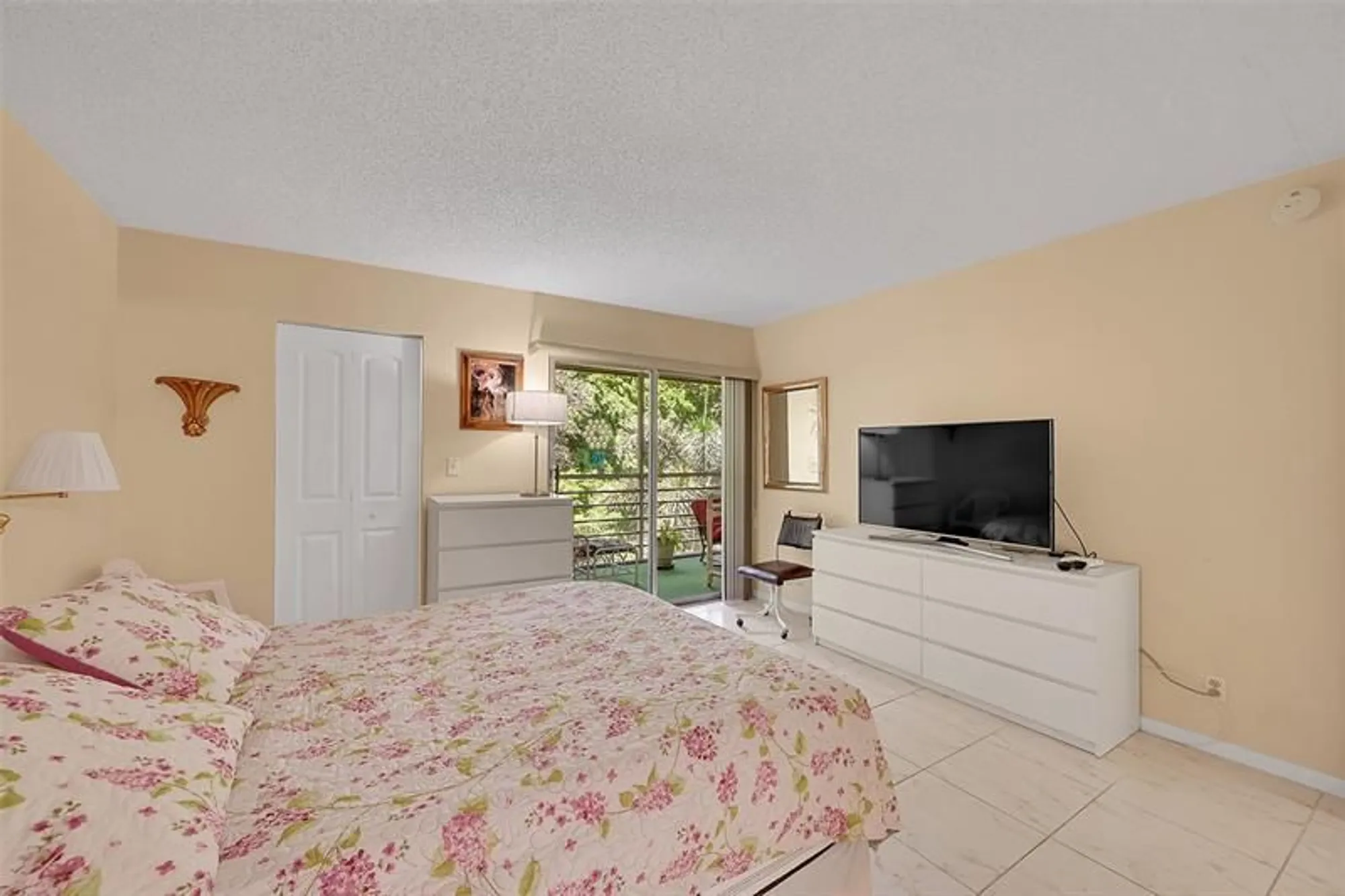 Property Slideshow image 13 of 44 | 2403 antigua cir c4, Coconut Creek, FL, 33066
