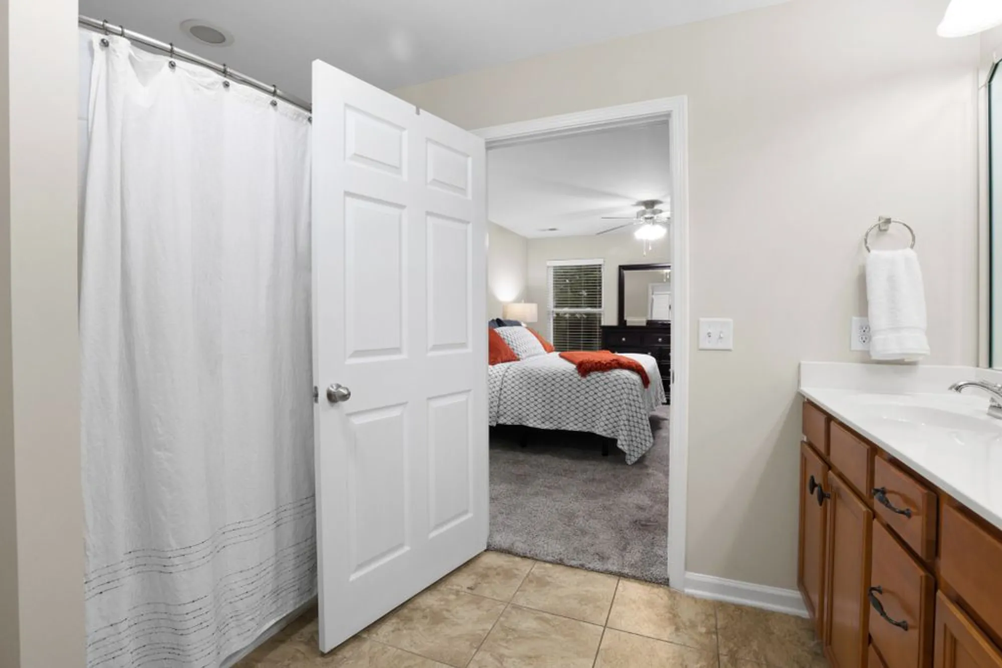 Property Slideshow image 14 of 27 | 1465 woodside dr, Lebanon, TN, 37087