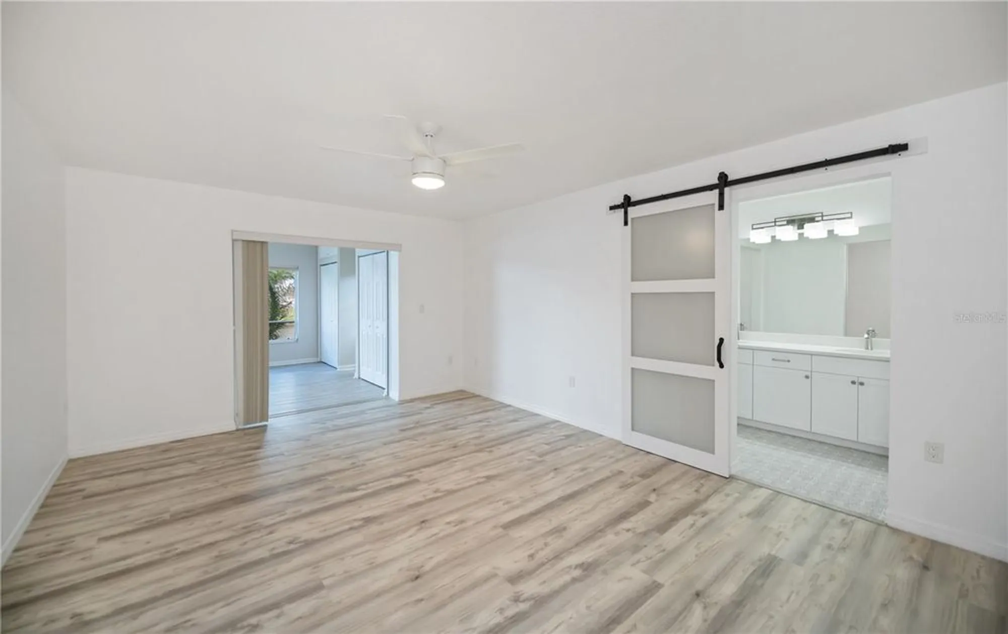 Property Slideshow image 19 of 58 | 425 cypress forest dr, Englewood, FL, 34223