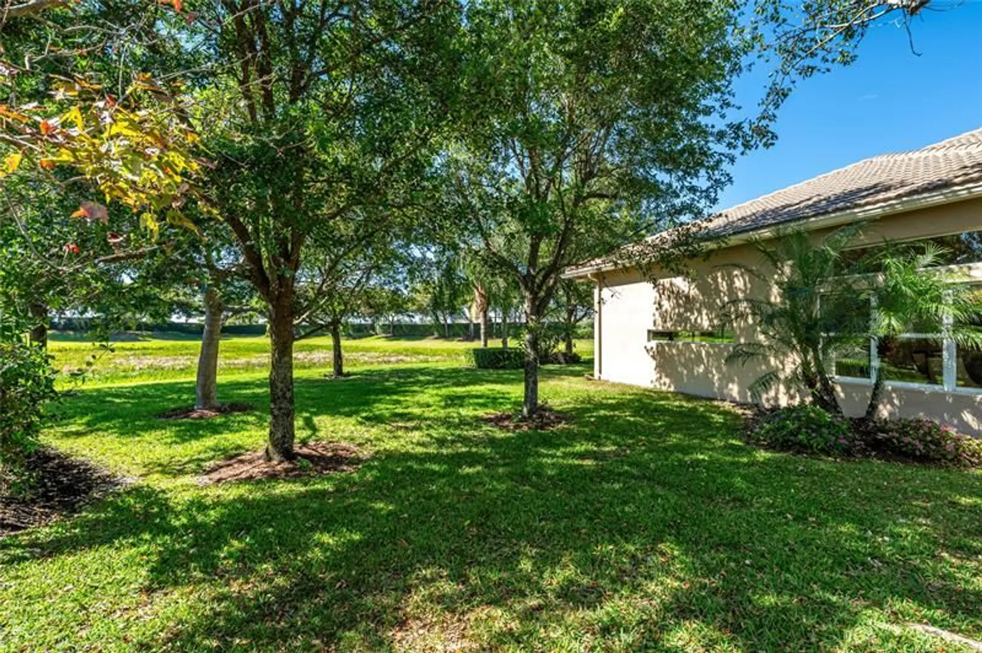 Property Slideshow image 30 of 40 | 10576 whitewind cir, Boynton Beach, FL, 33473