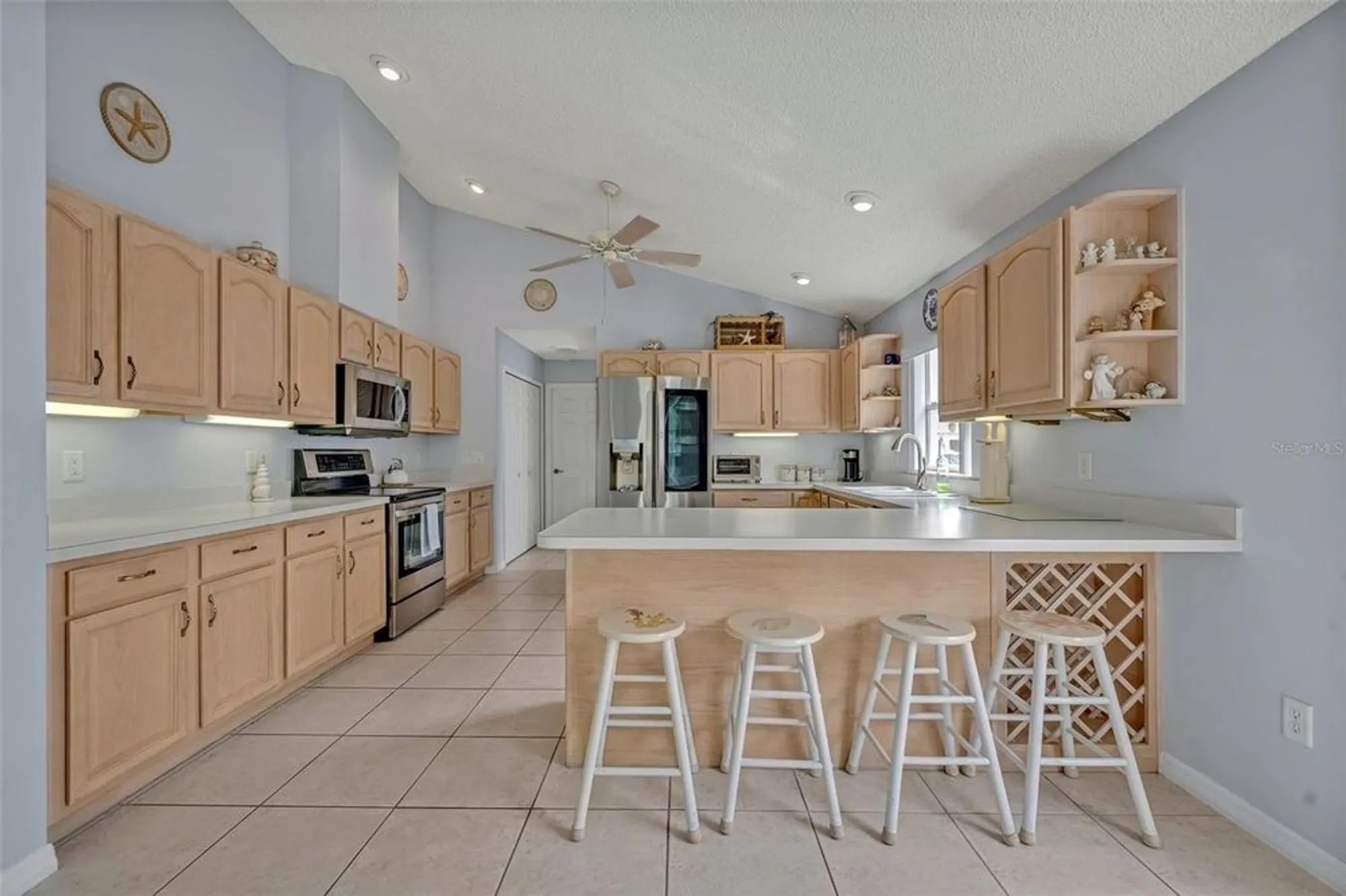 Property Slideshow image 16 of 52 | 25057 riverwalk dr, Leesburg, FL, 34748