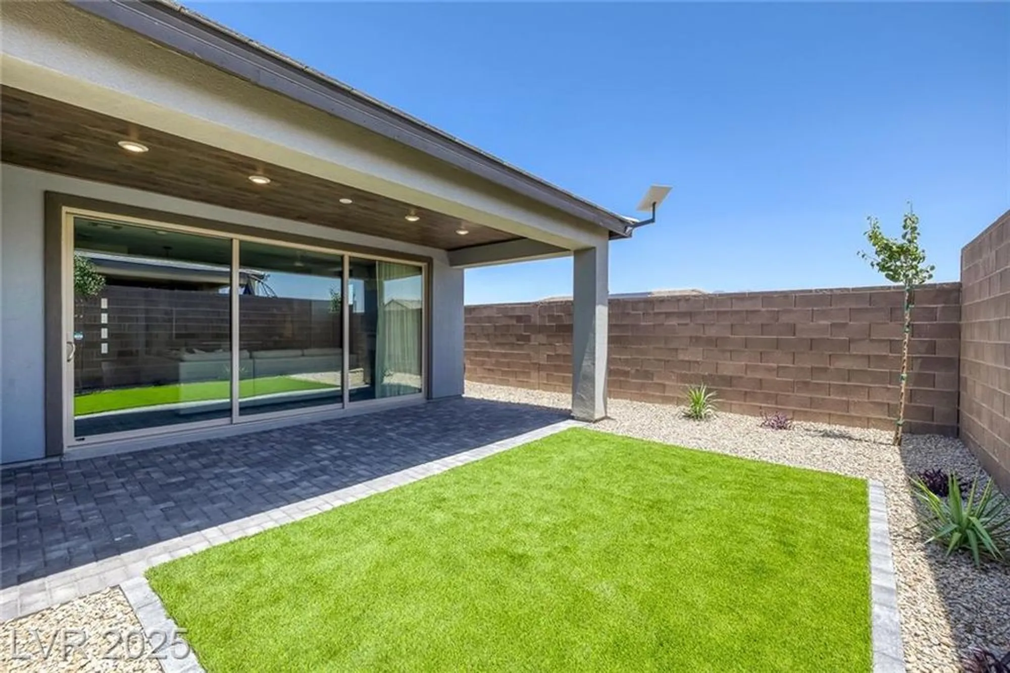 Property Slideshow image 19 of 42 | 9617 sard ln, Las Vegas, NV, 89143