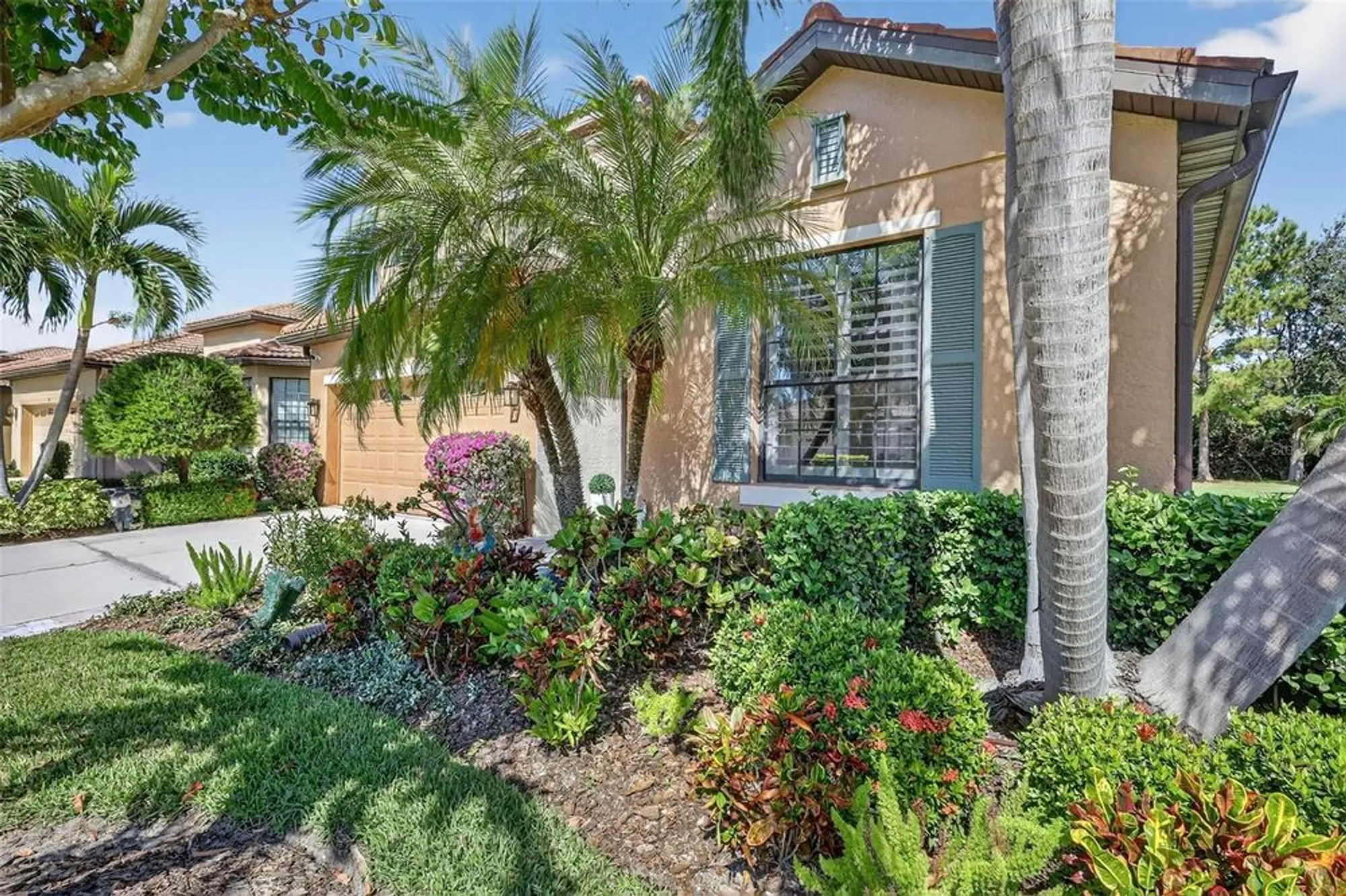 Property Slideshow image 4 of 54 | 145 silver falls dr, Apollo Beach, FL, 33572