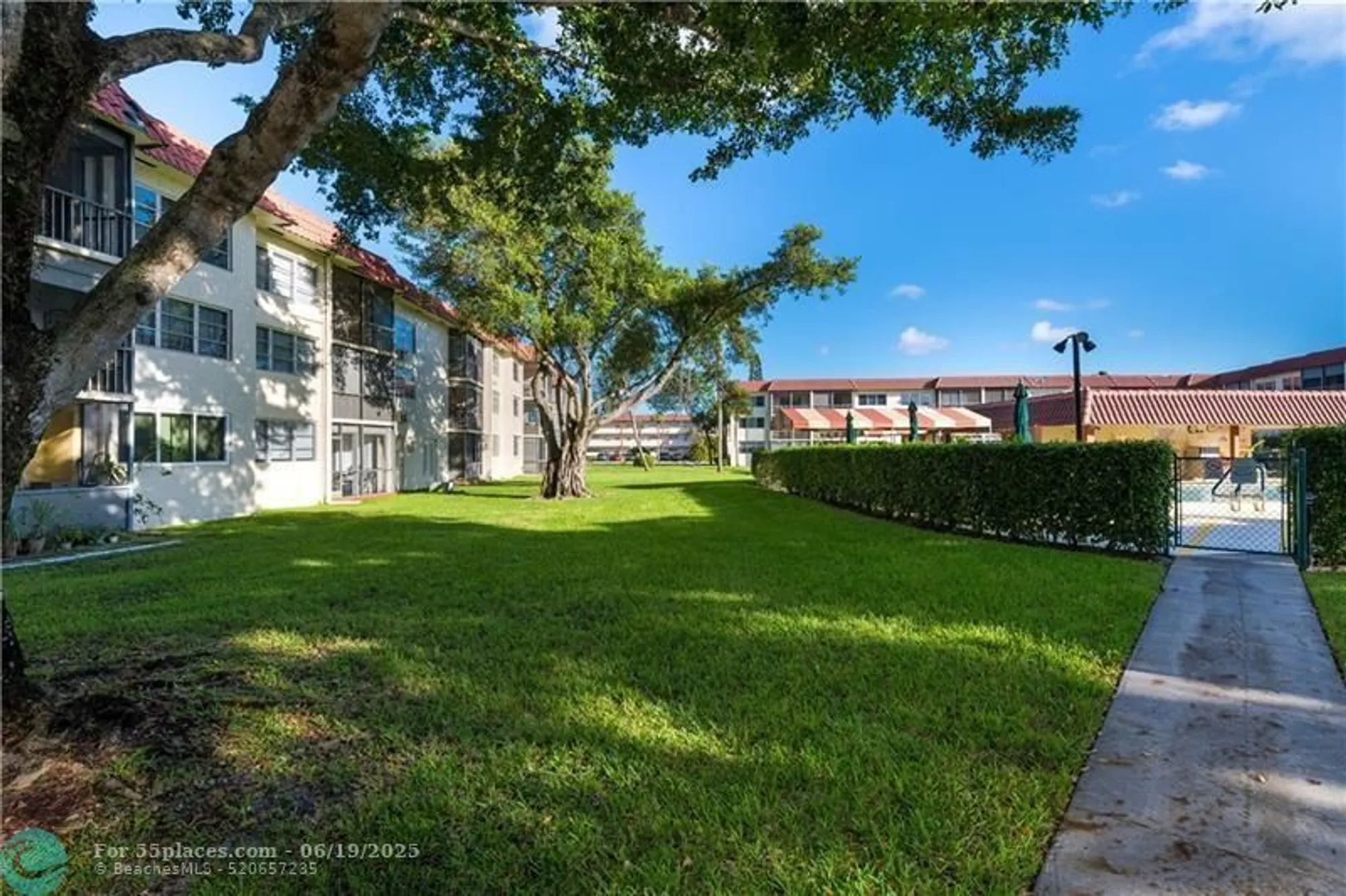 Property Slideshow image 20 of 80 | 9800 n hollybrook lake dr apt 309, Pembroke Pines, FL, 33025