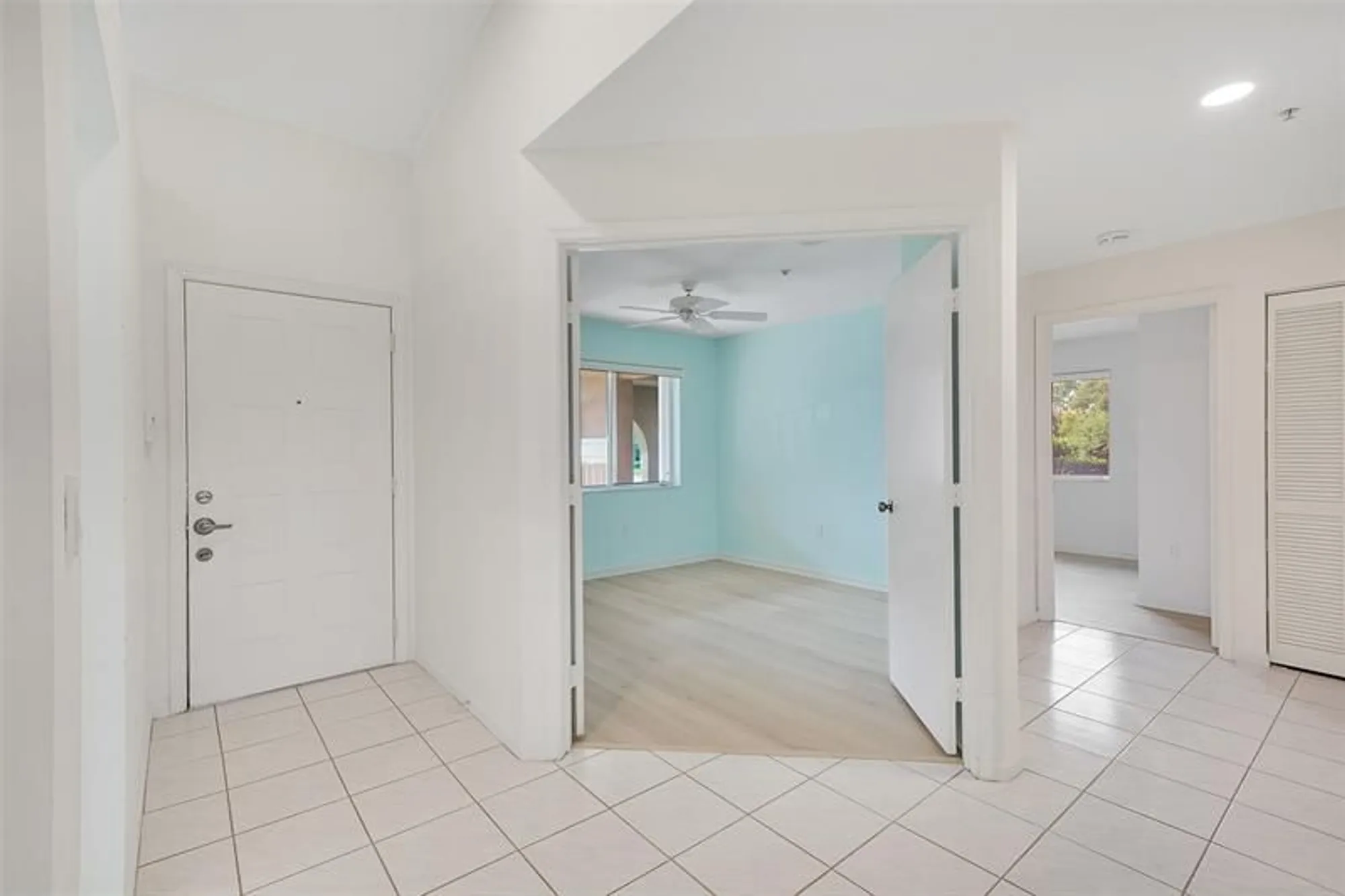 Property Slideshow image 8 of 36 | 5876 regal glen dr 201, Boynton Beach, FL, 33437