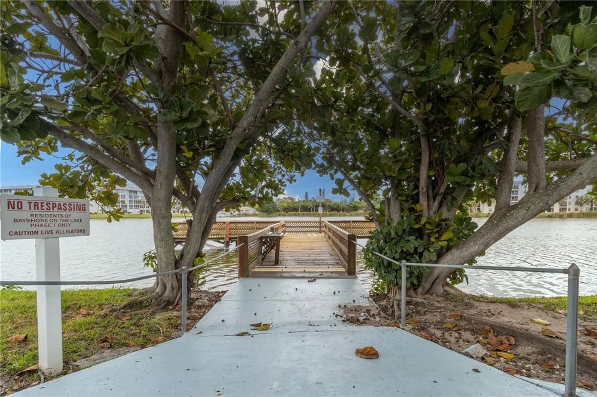 Property Slideshow image 36 of 38 | 4103 lake bayshore dr # 404, Bradenton, FL, 34205