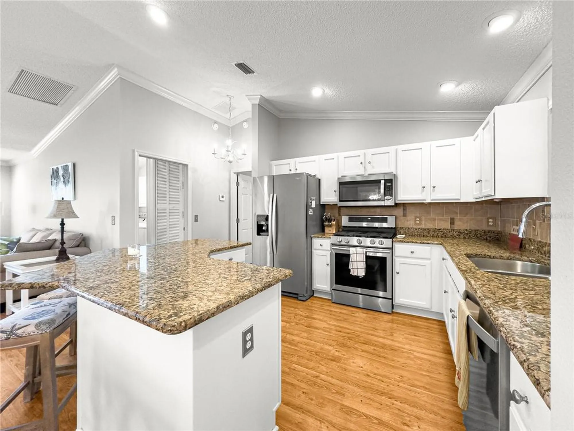 Property Slideshow image 13 of 56 | 8069 se 174th ludlow pl, The Villages, FL, 32162