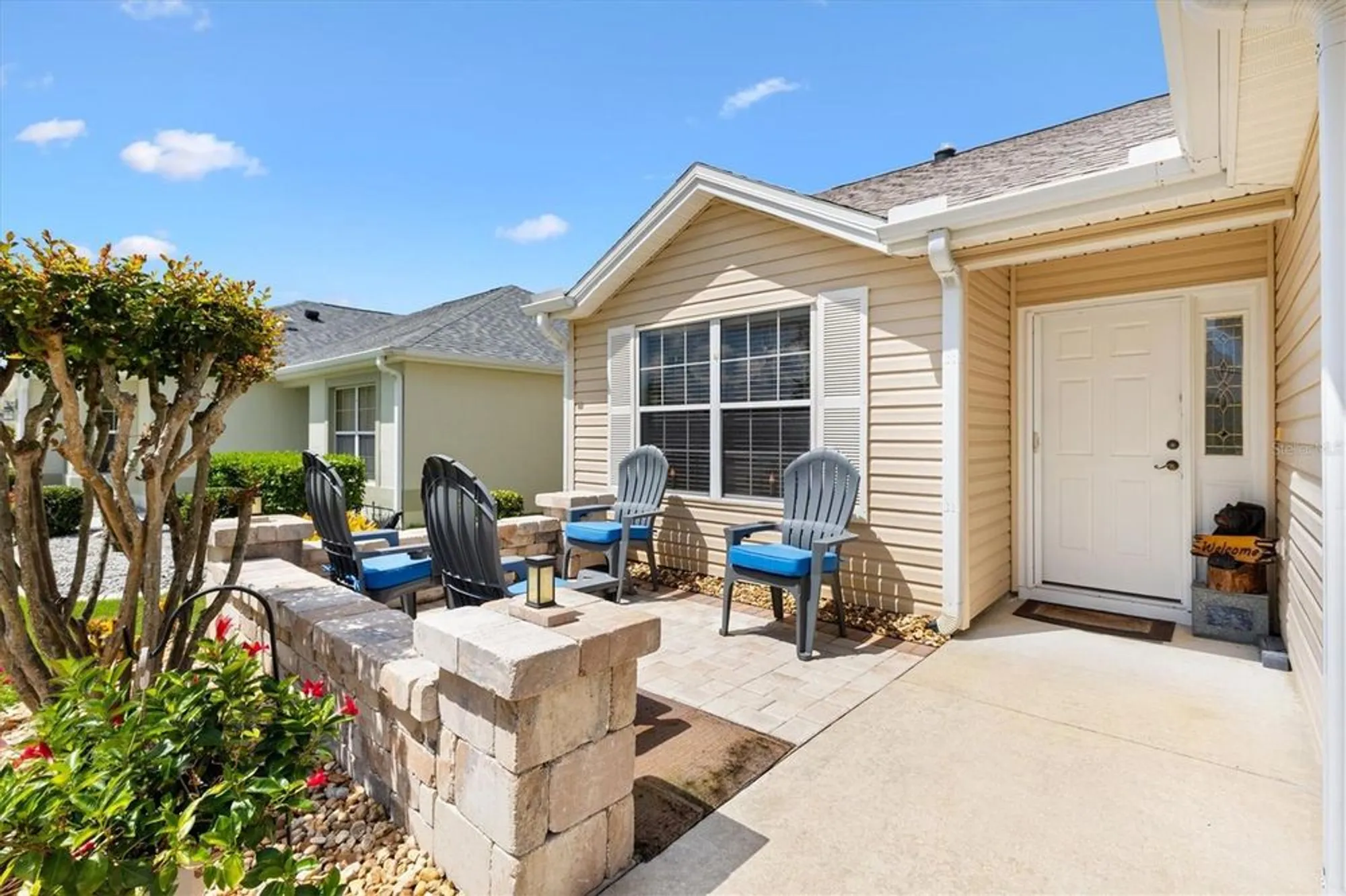 Property Slideshow image 2 of 43 | 1884 poppy cir, The Villages, FL, 32162