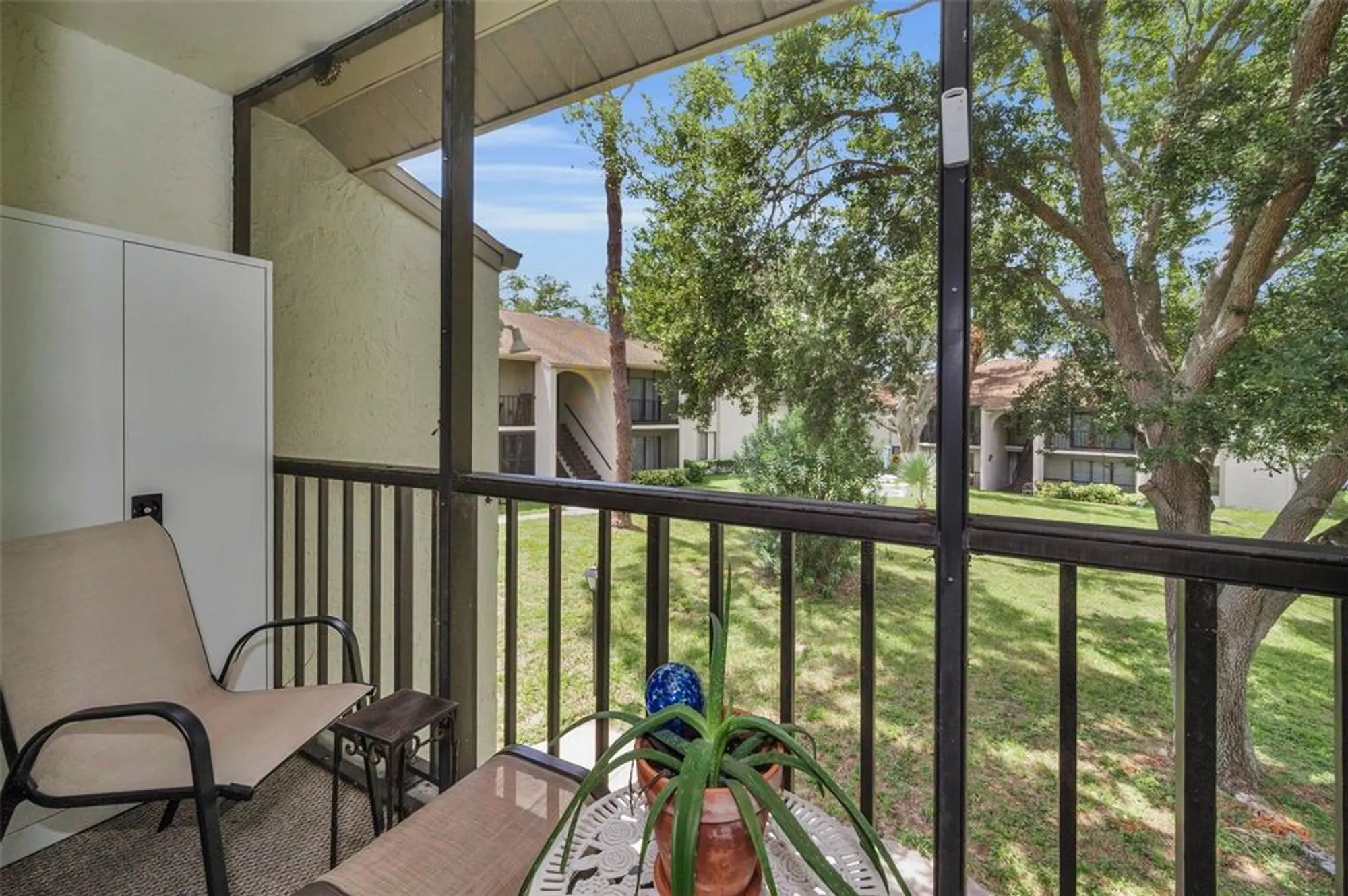 Property Slideshow image 16 of 65 | 2666 pine ridge way c2, Palm Harbor, FL, 34684