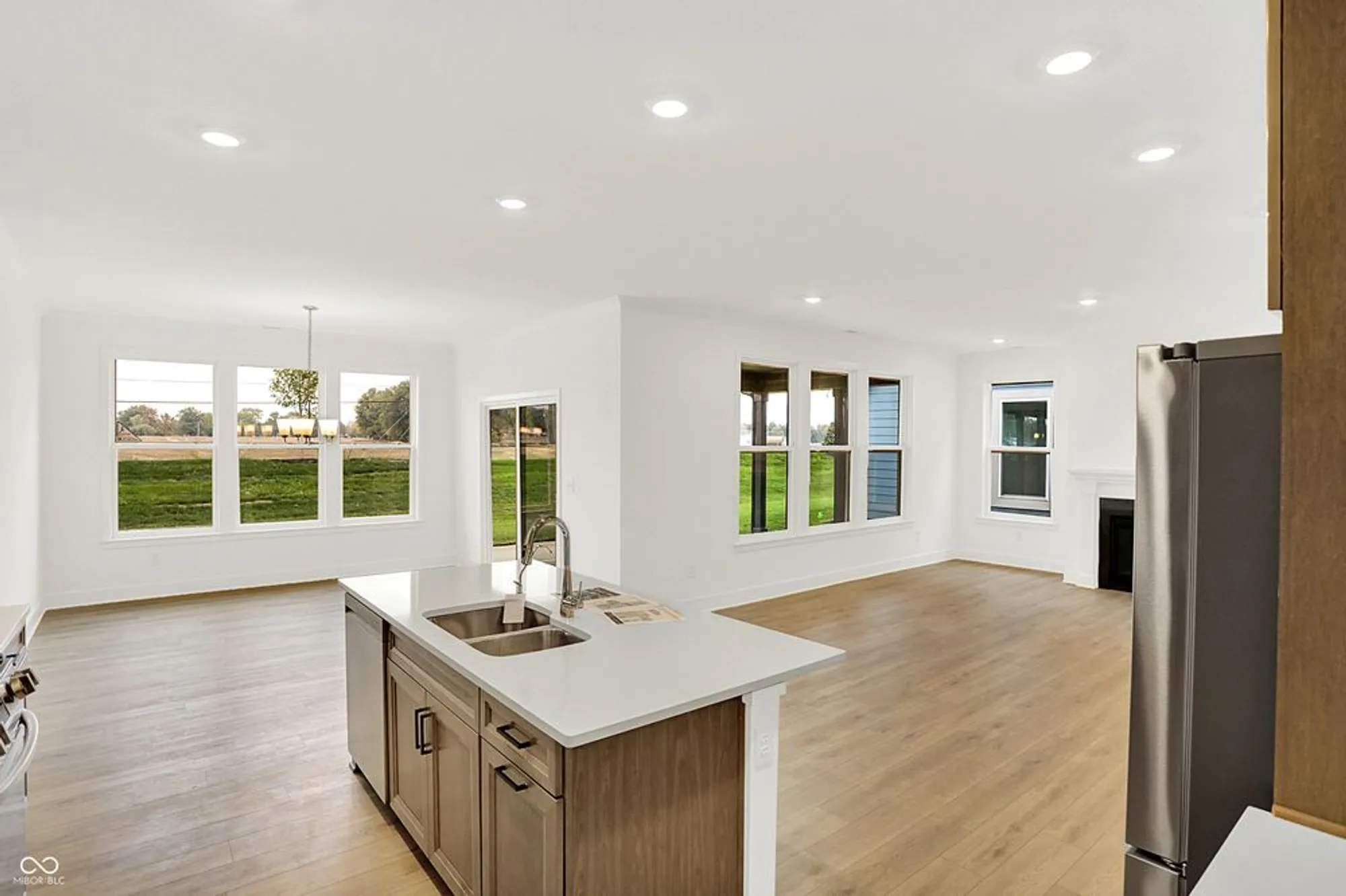 Property Slideshow image 18 of 52 | 5076 foxley park ln, Avon, IN, 46123