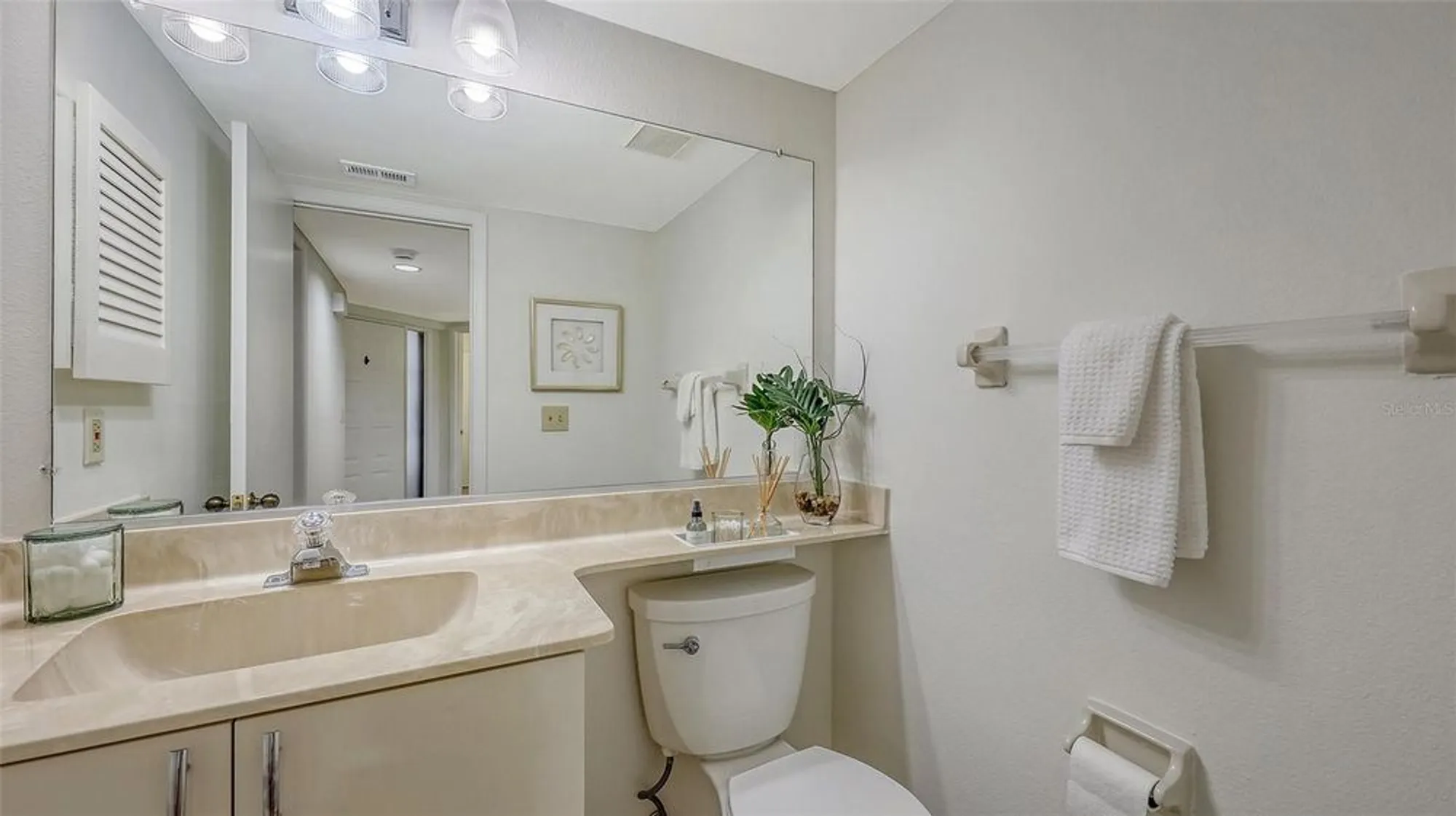 Property Slideshow image 21 of 39 | 5223 heron way # 104, Sarasota, FL, 34231
