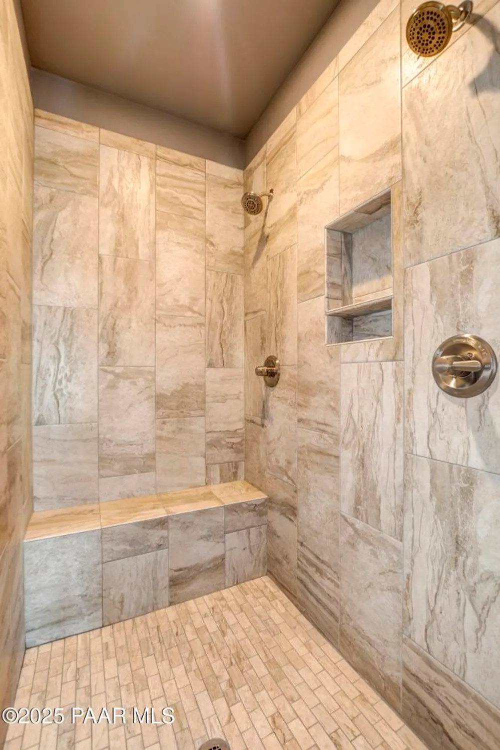 Property Slideshow image 16 of 26 | 212 e smoke tree ln, Prescott, AZ, 86301