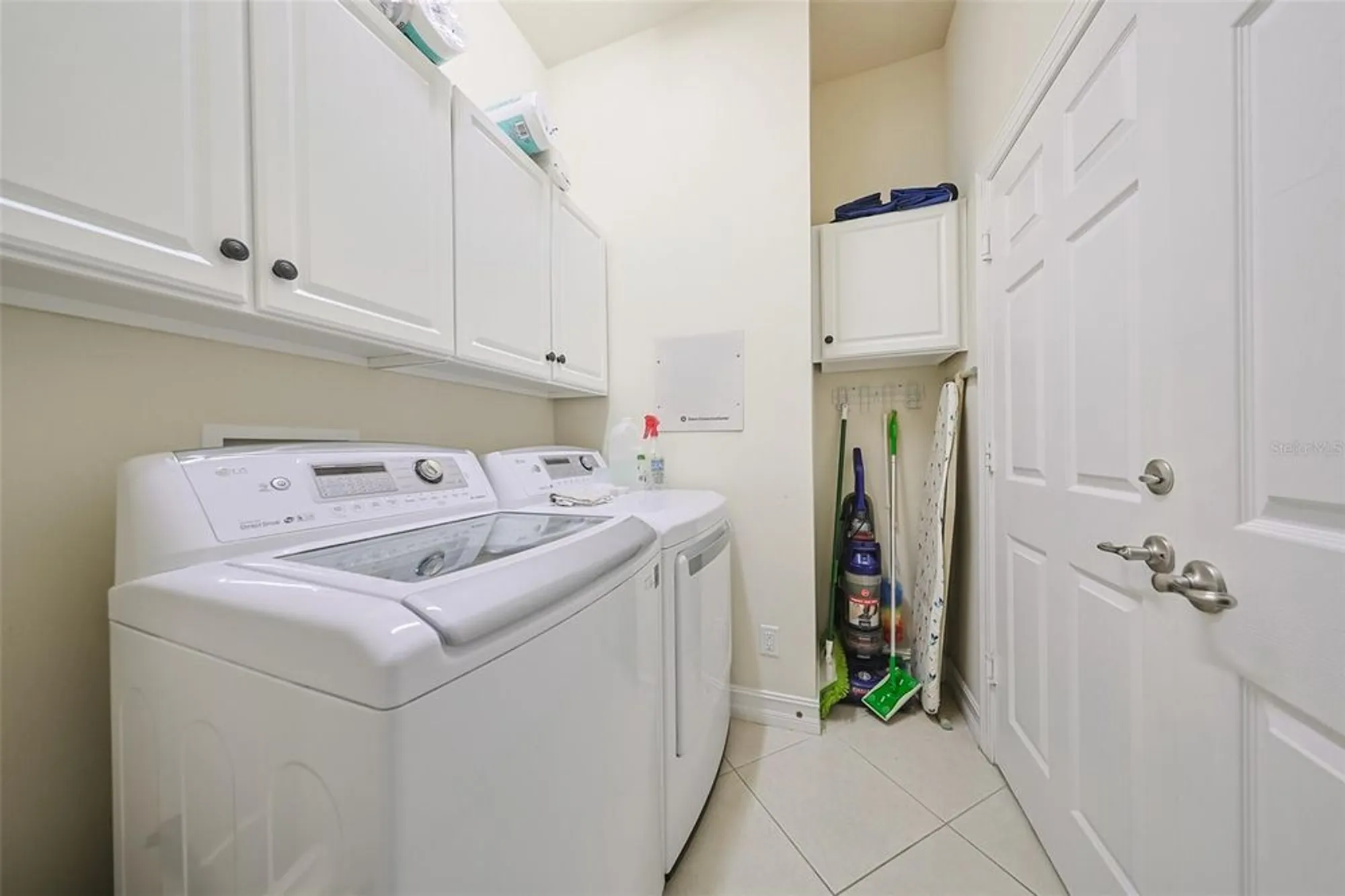 Property Slideshow image 11 of 67 | 15948 cobble mill dr, Wimauma, FL, 33598