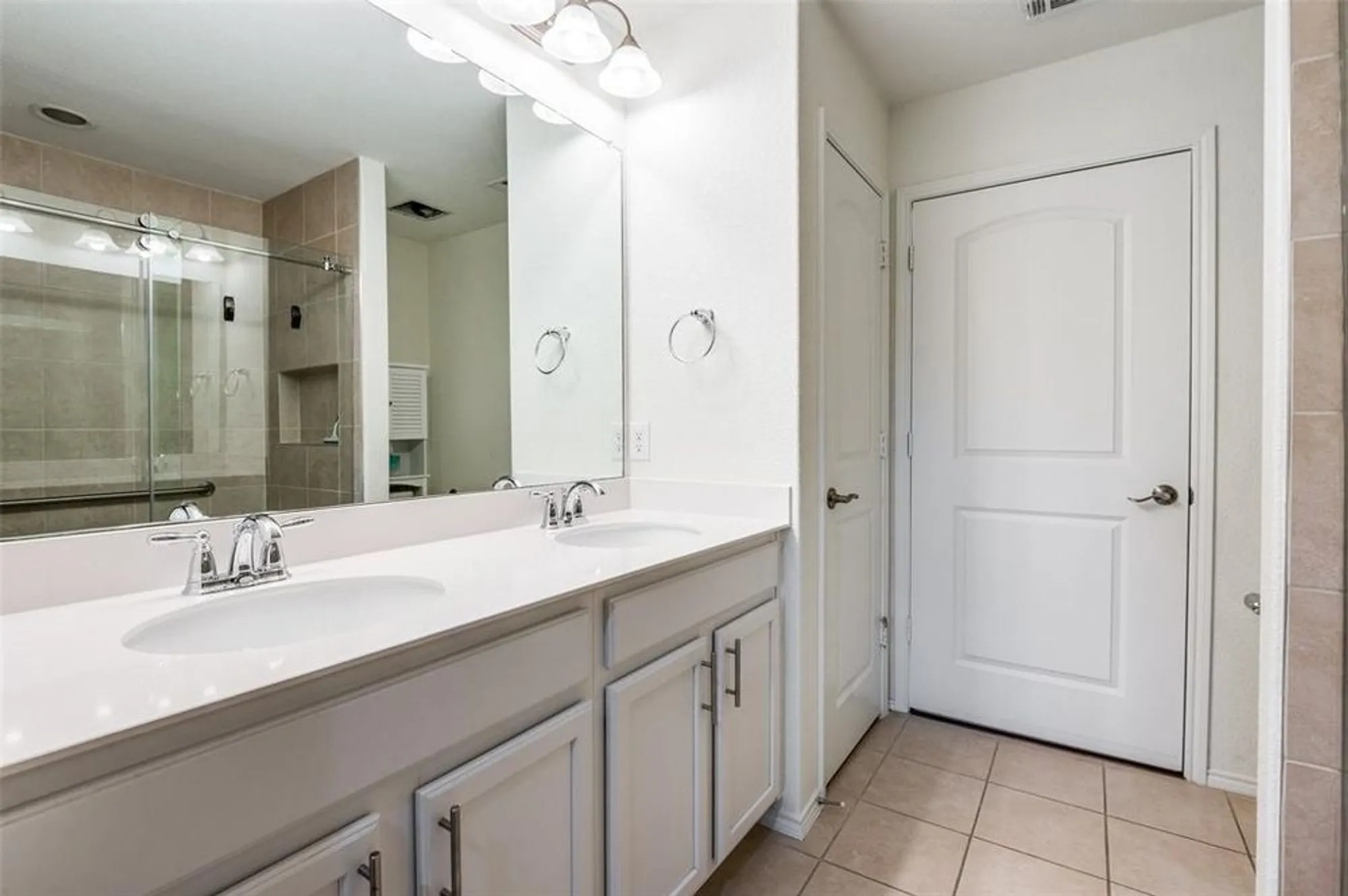 Property Slideshow image 16 of 25 | 8040 cool river dr, Frisco, TX, 75036