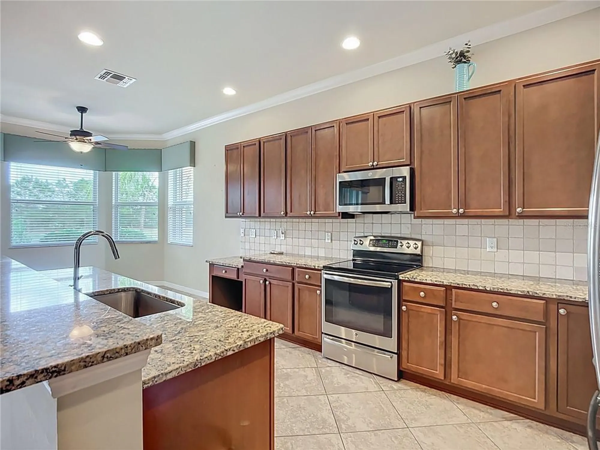 Property Slideshow image 22 of 80 | 16113 cape coral dr, Wimauma, FL, 33598