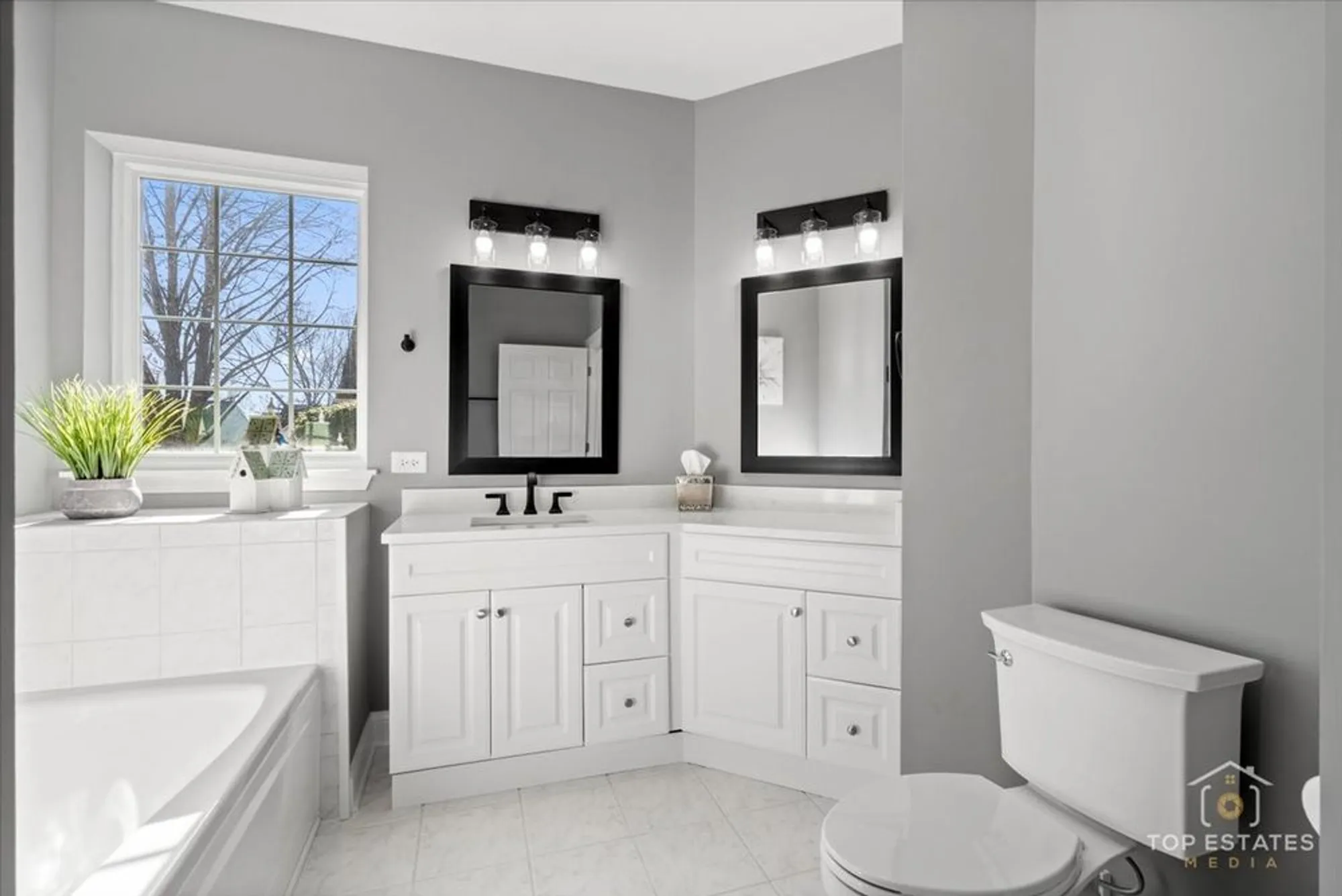 Property Slideshow image 21 of 28 | 13705 s redbud dr, Plainfield, IL, 60544