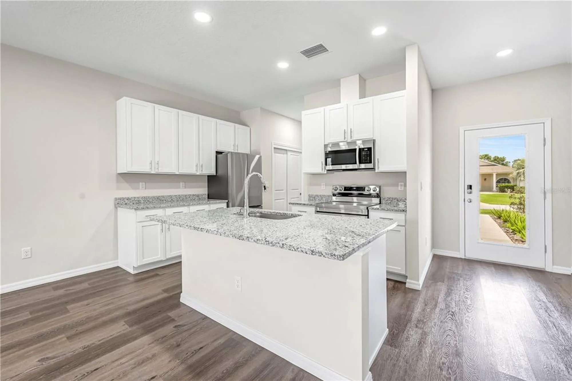 Property Slideshow image 15 of 75 | 10148 duffy cir, Weeki Wachee, FL, 34613