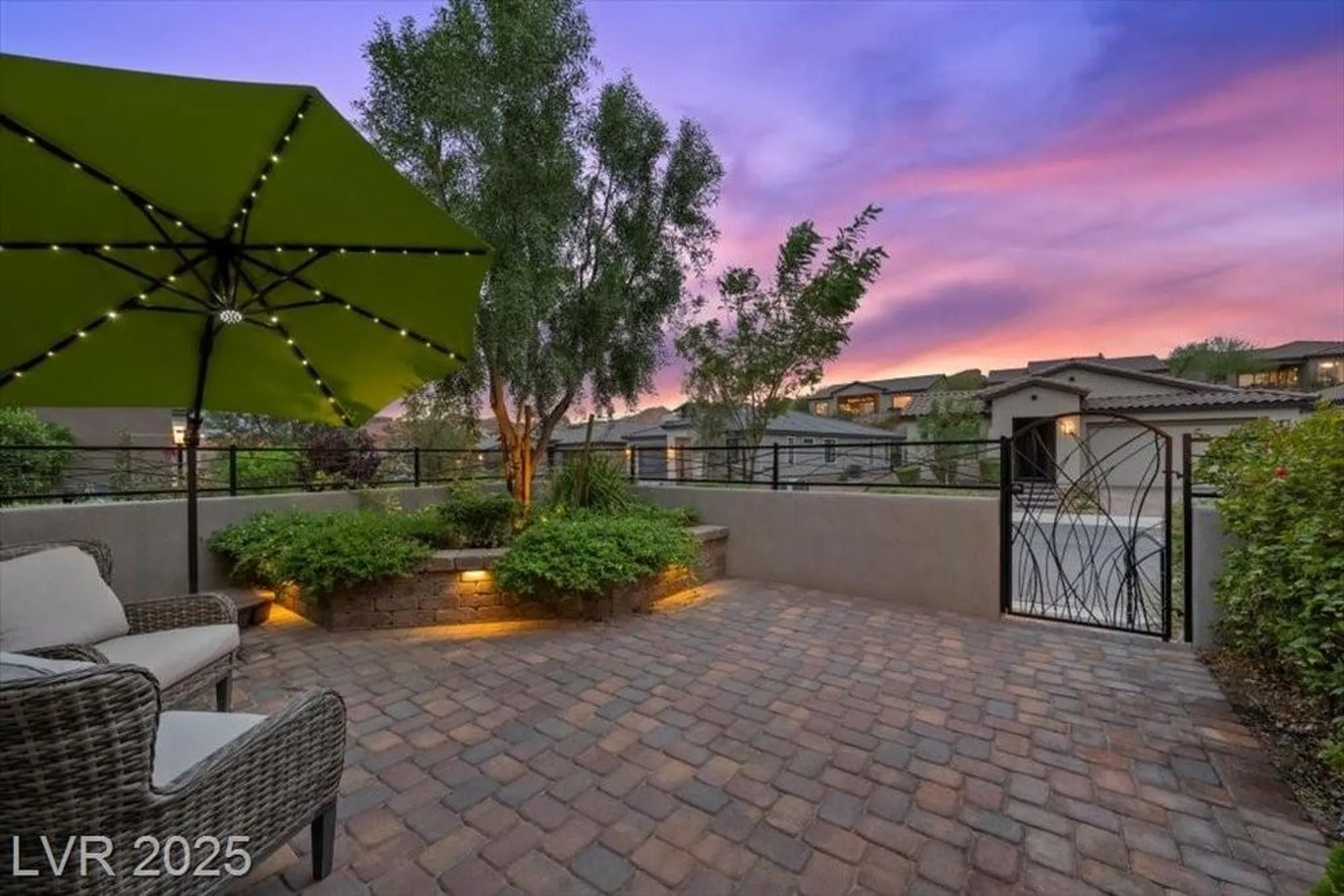 Property Slideshow image 39 of 69 | 44 stone yucca ct, Henderson, NV, 89011