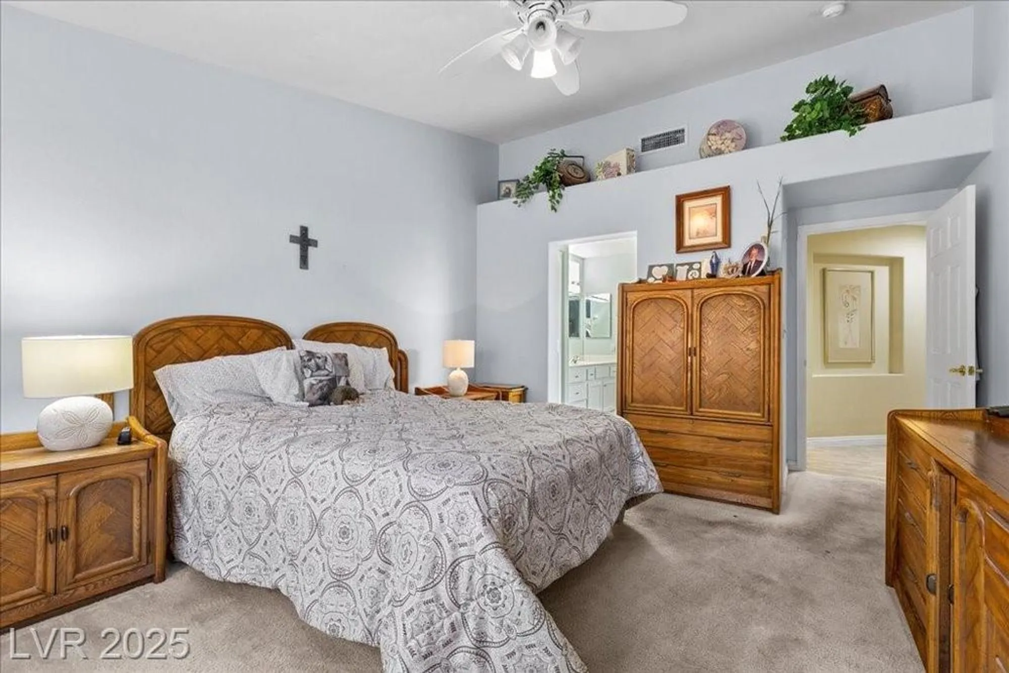 Property Slideshow image 17 of 49 | 2908 laverton dr, Las Vegas, NV, 89134