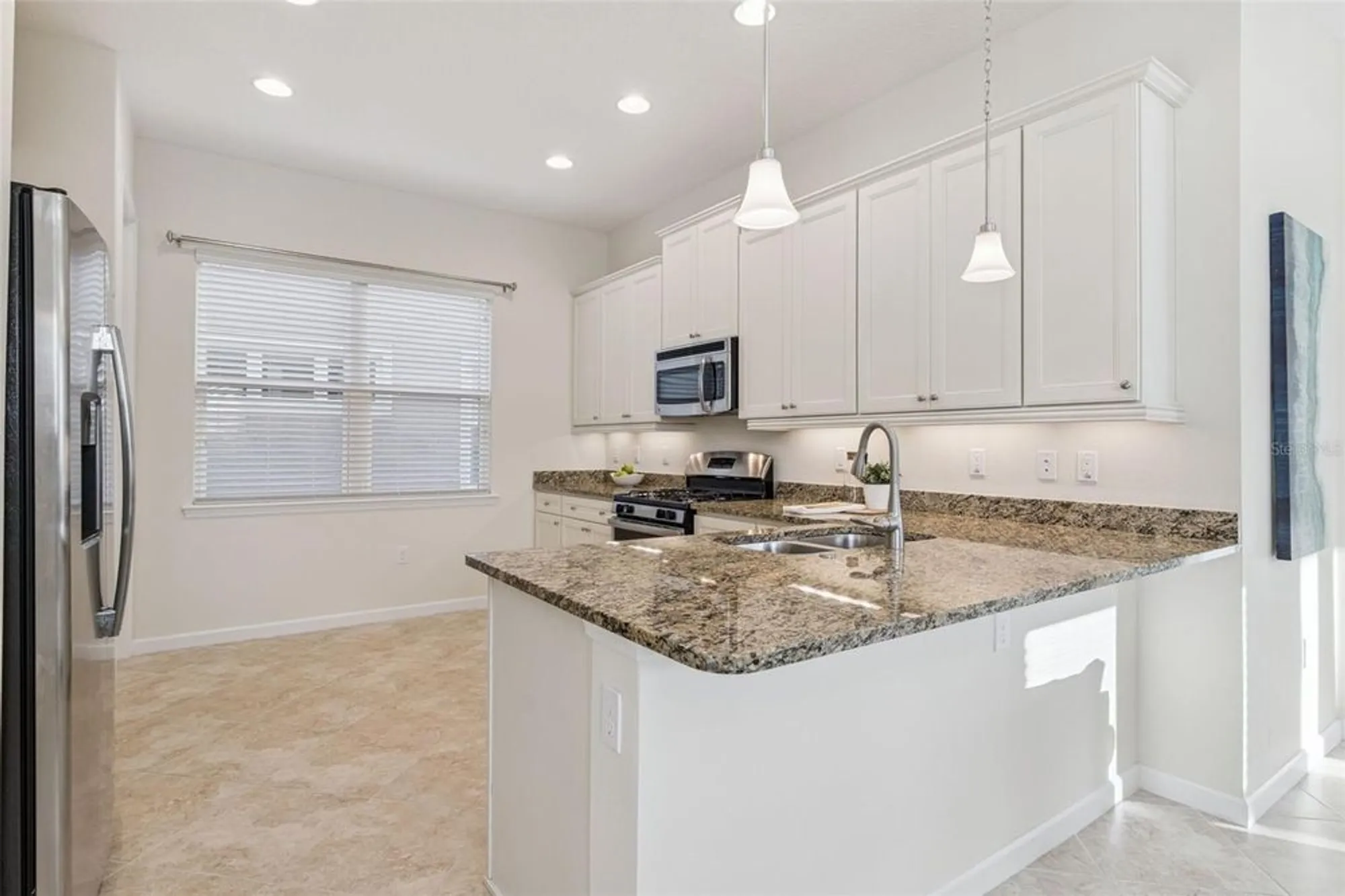Property Slideshow image 10 of 47 | 404 tisbury ct, Deland, FL, 32724