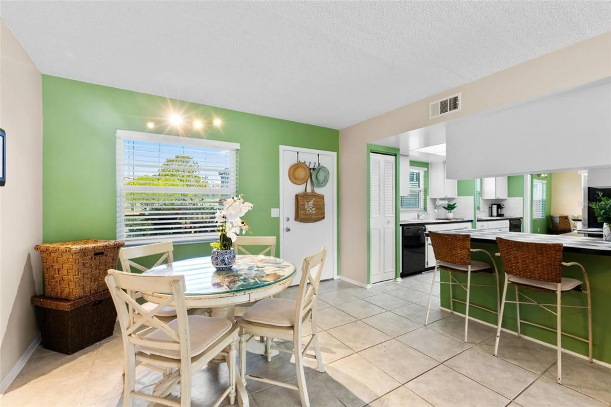 Property Slideshow image 20 of 49 | 1250 s pinellas ave apt 405, Tarpon Springs, FL, 34689