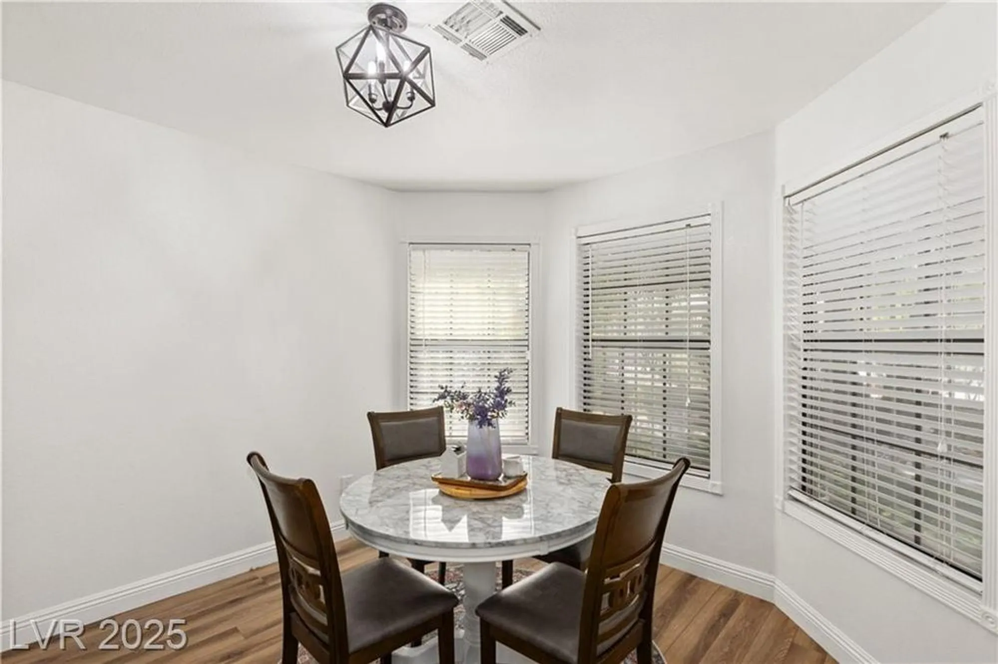 Property Slideshow image 13 of 47 | 5553 singing hills dr, Las Vegas, NV, 89130