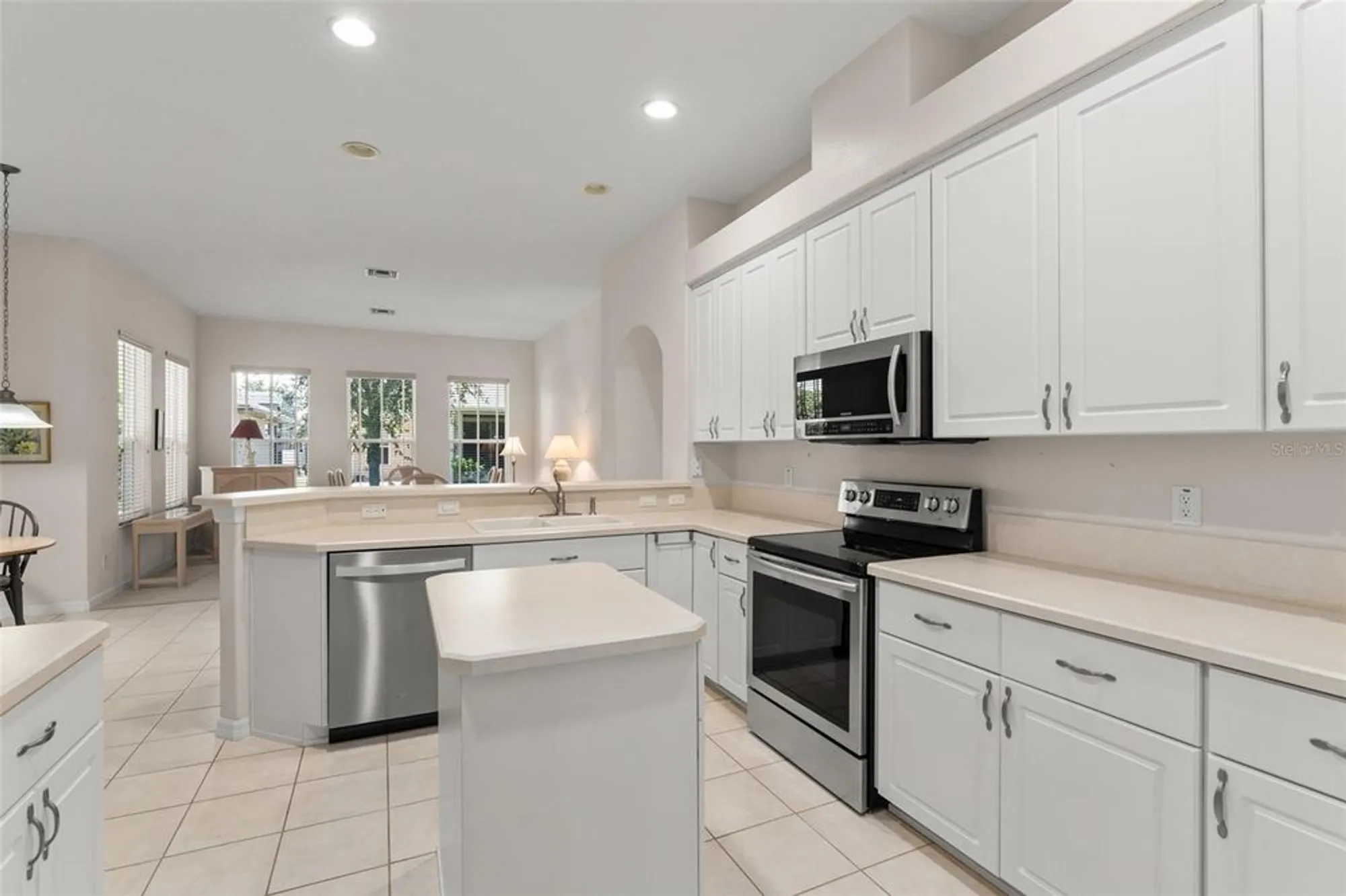 Property Slideshow image 23 of 48 | 20806 queen alexandra dr, Leesburg, FL, 34748