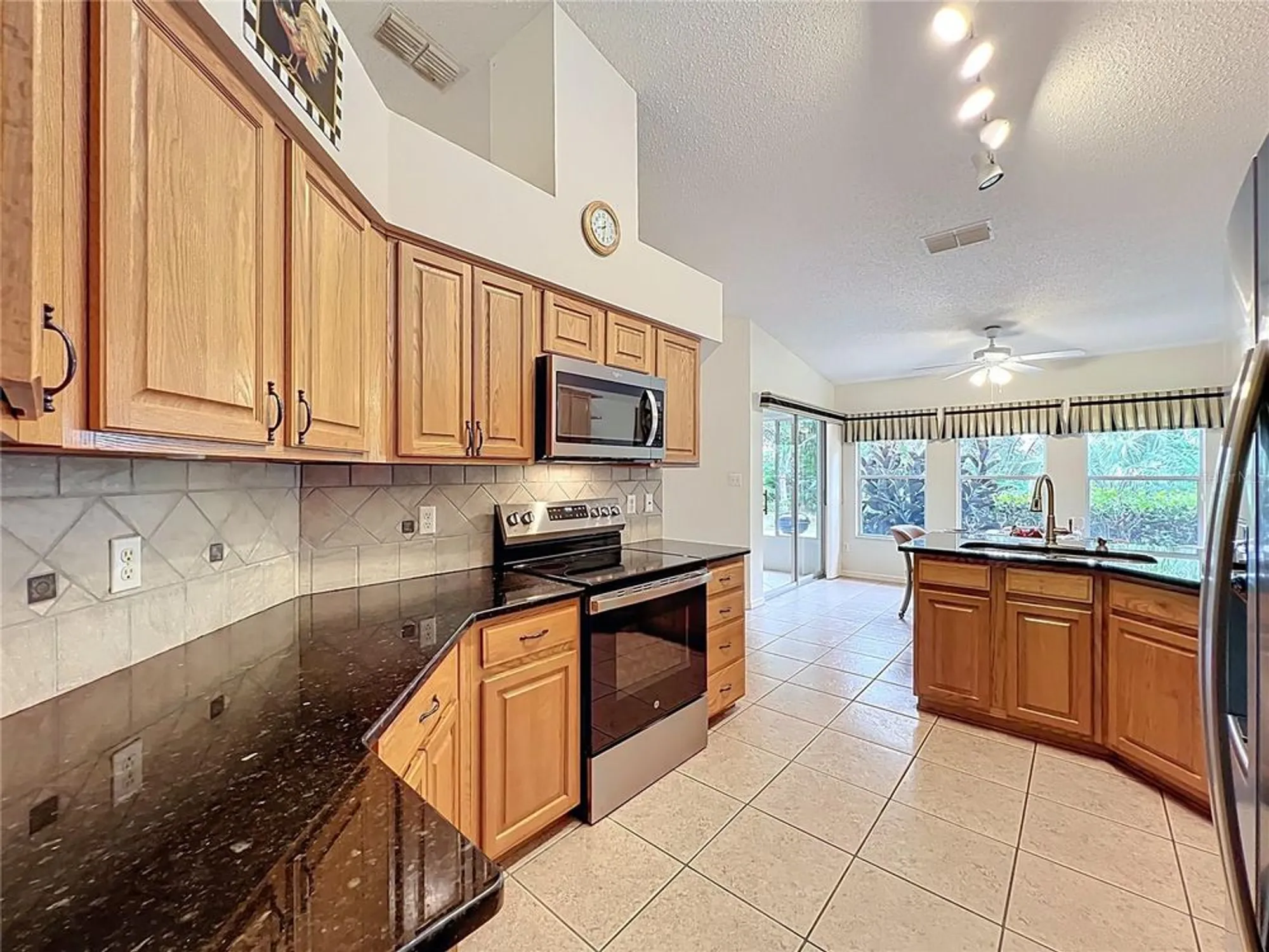 Property Slideshow image 22 of 58 | 5053 el destino dr, Leesburg, FL, 34748