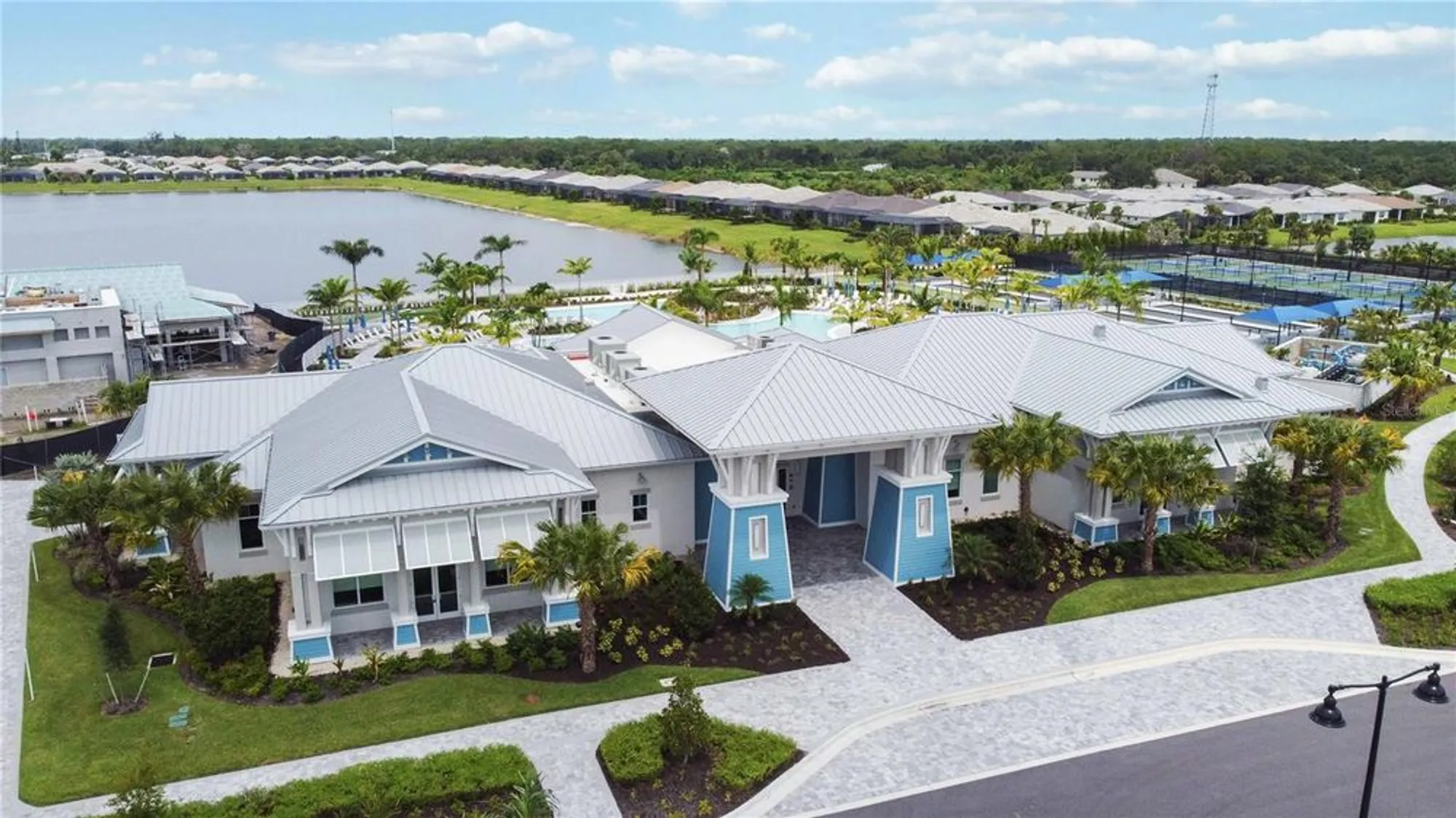 Property Slideshow image 30 of 73 | 25508 royal tern ln, Englewood, FL, 34223