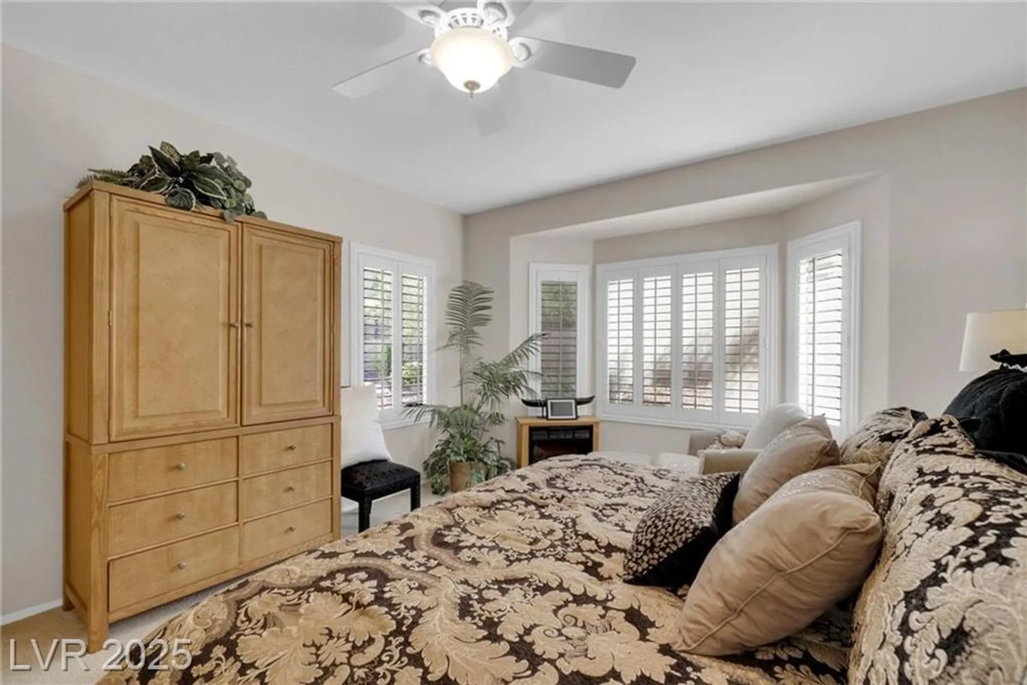 Property Slideshow image 15 of 37 | 1668 sebring hills dr, Henderson, NV, 89052