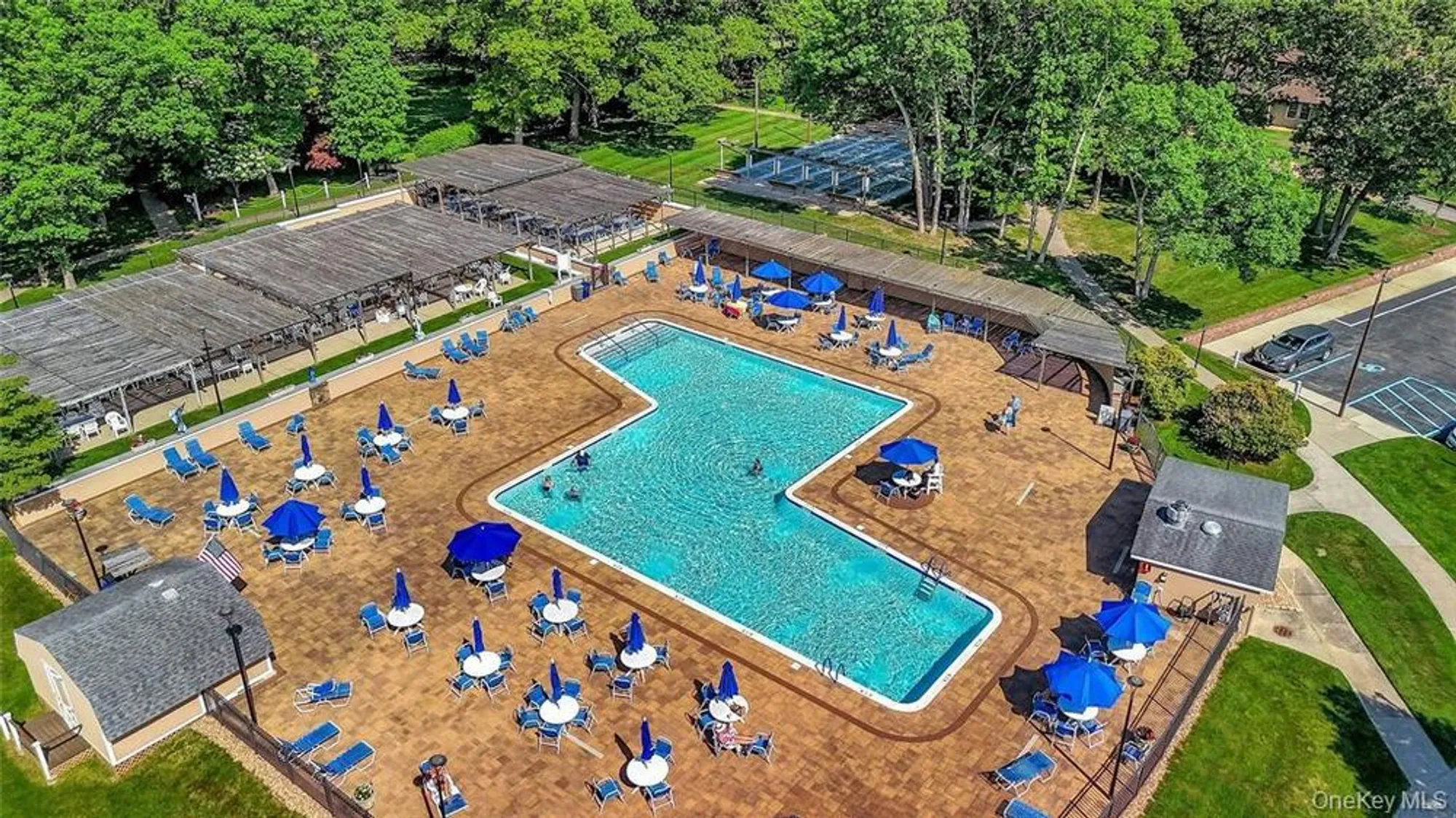 Property Slideshow image 26 of 34 | 474 darwen dr b, Ridge, NY, 11961