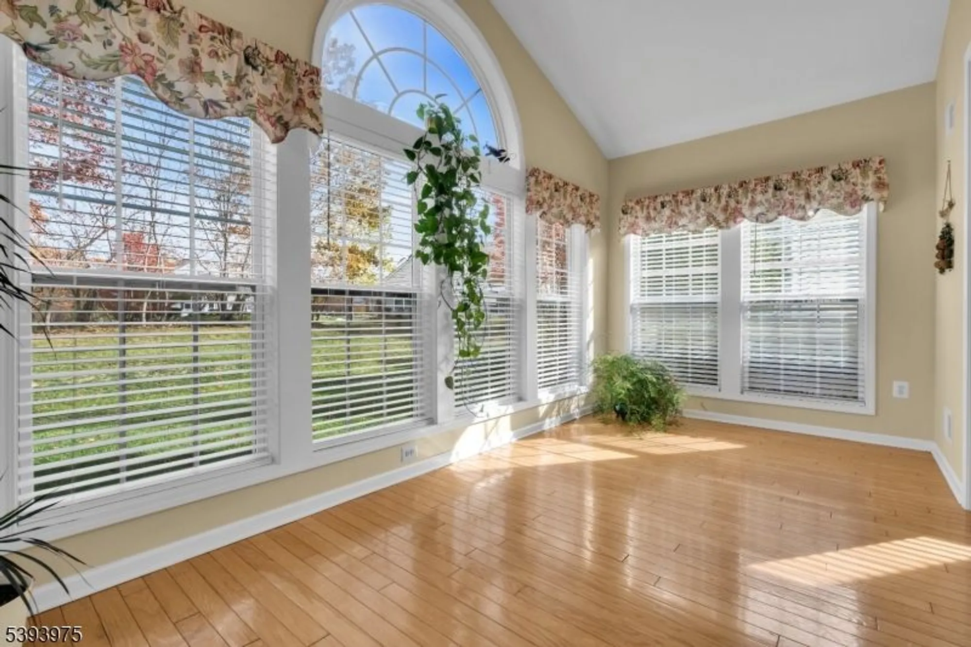 Property Slideshow image 16 of 50 | 236 knollcrest ct, Somerset, NJ, 08873