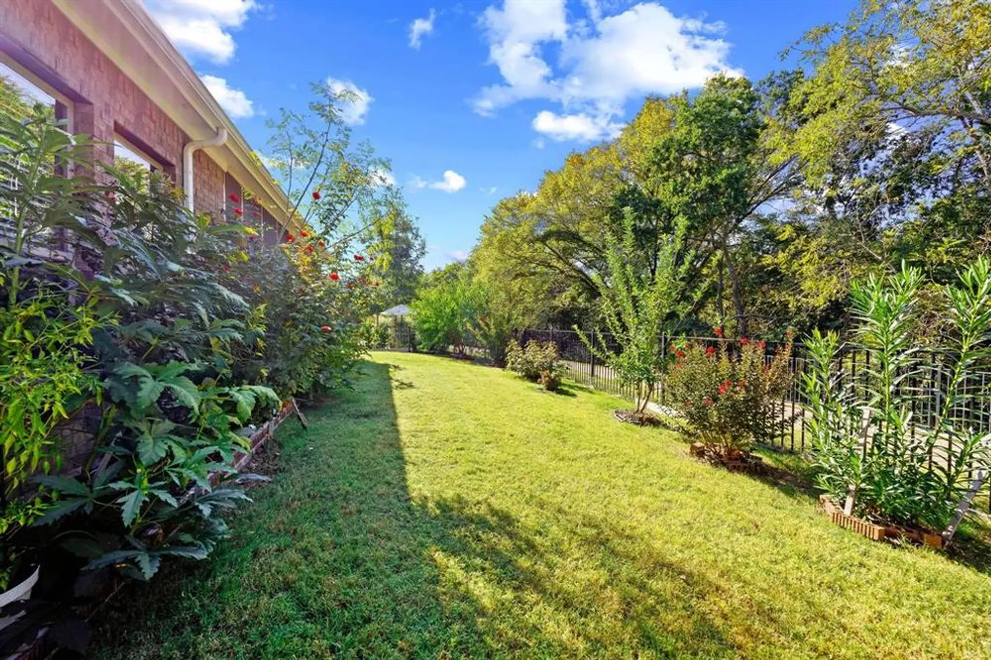 Property Slideshow image 16 of 16 | 829 hearthside way, Mckinney, TX, 75071