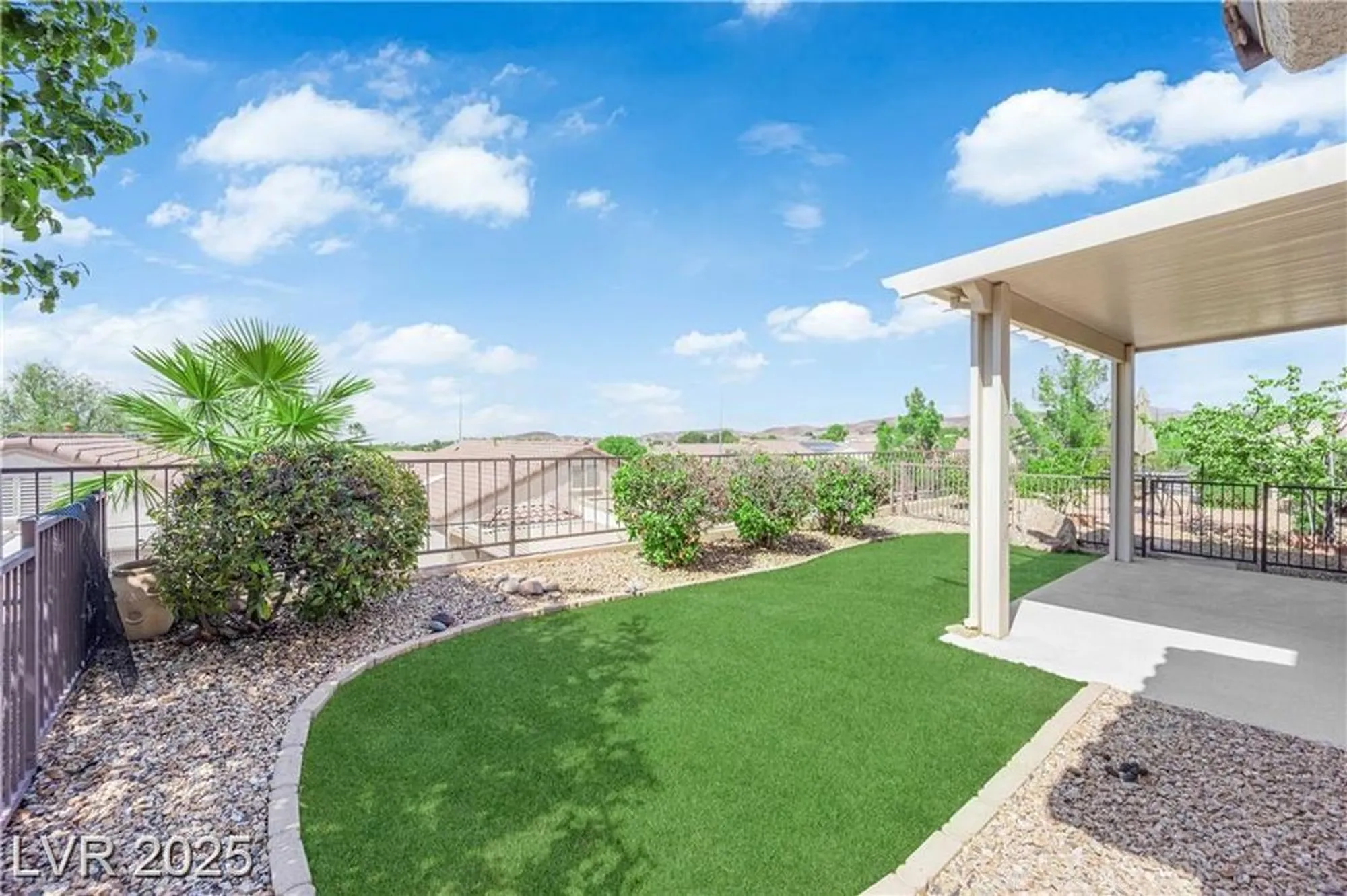 Property Slideshow image 5 of 24 | 2504 libretto ave, Henderson, NV, 89052