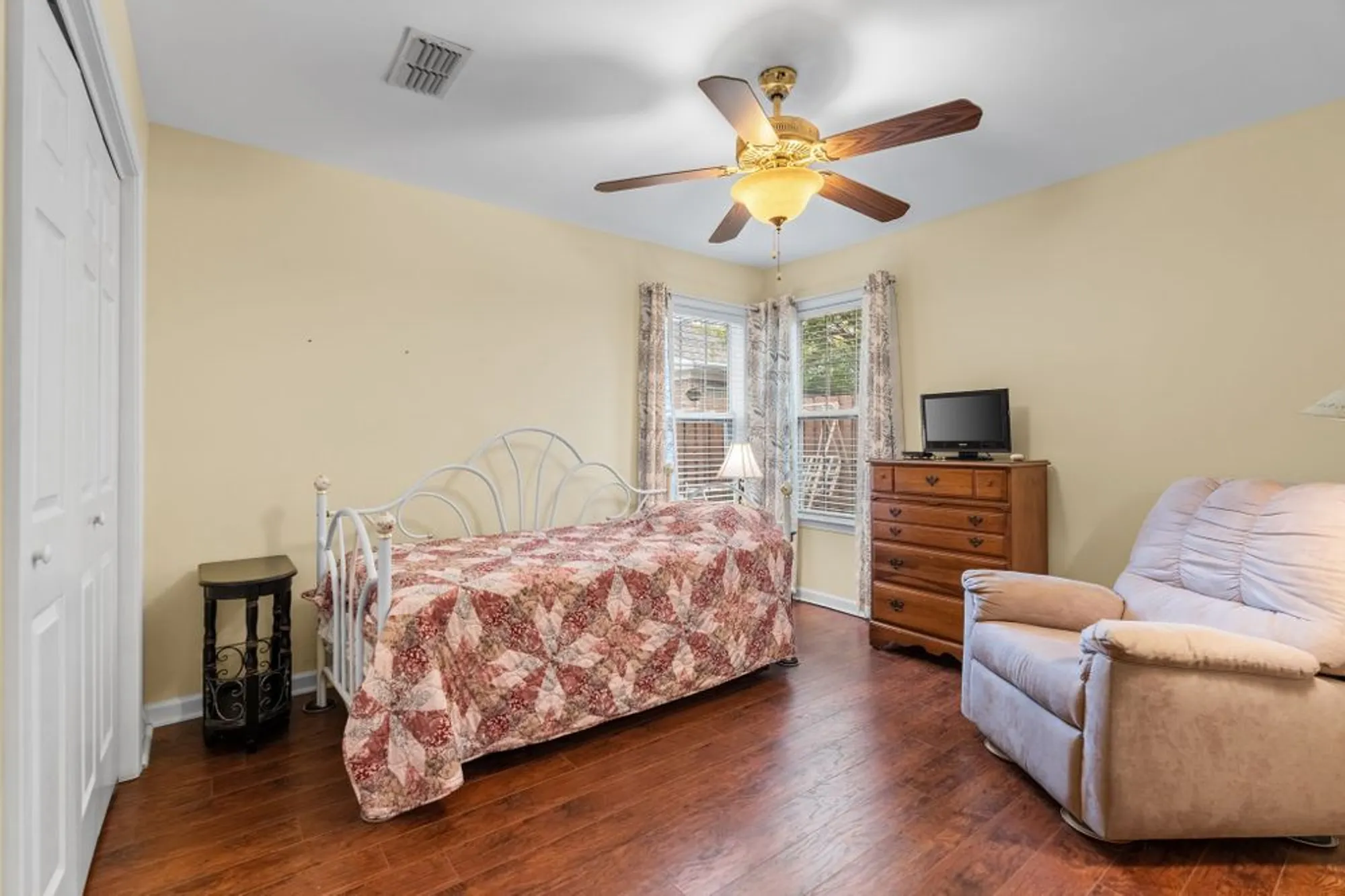 Property Slideshow image 22 of 36 | 327 forest glen cir, Murfreesboro, TN, 37128