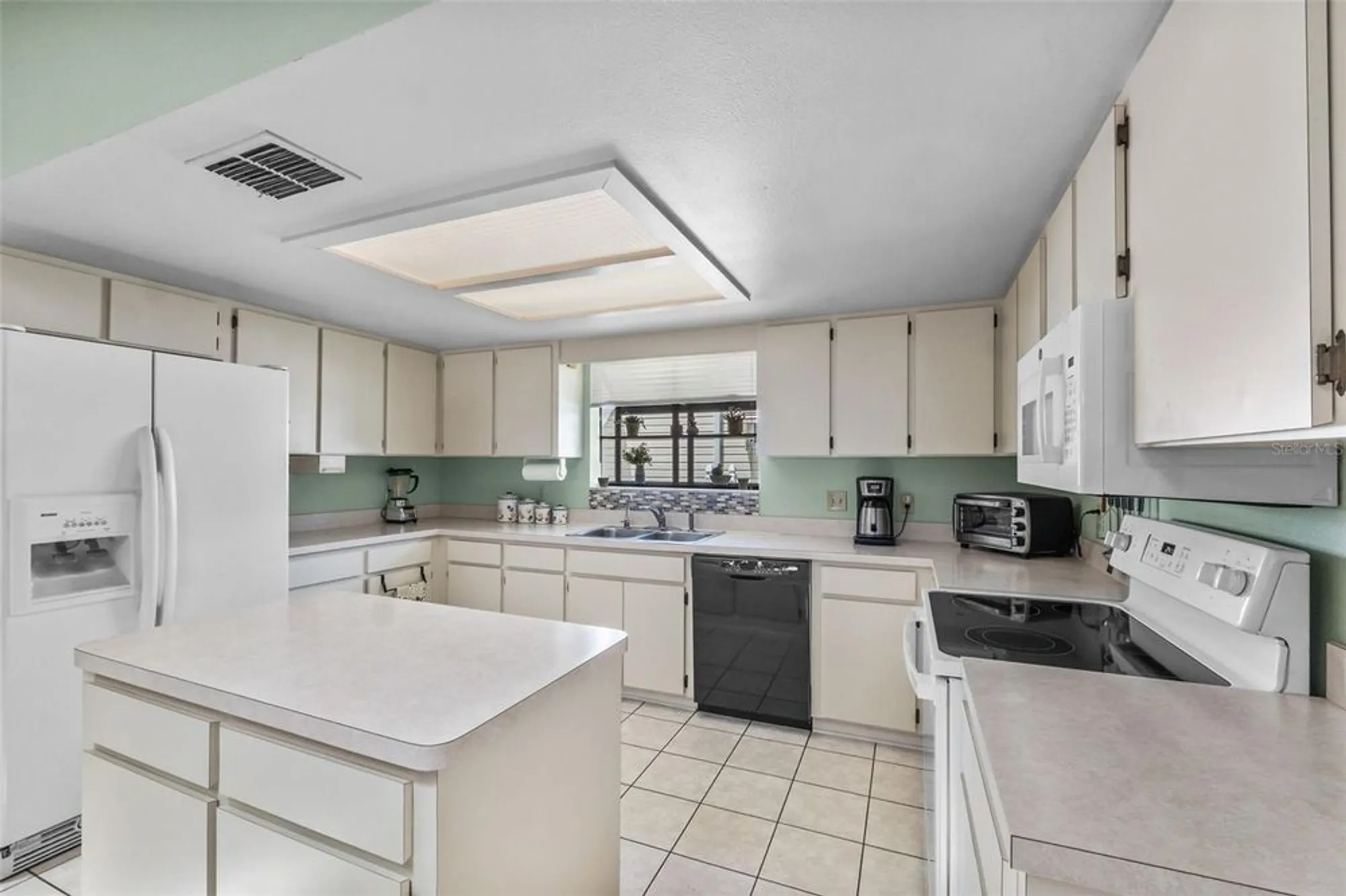 Property Slideshow image 7 of 45 | 3149 sand trap ct, Lakeland, FL, 33810