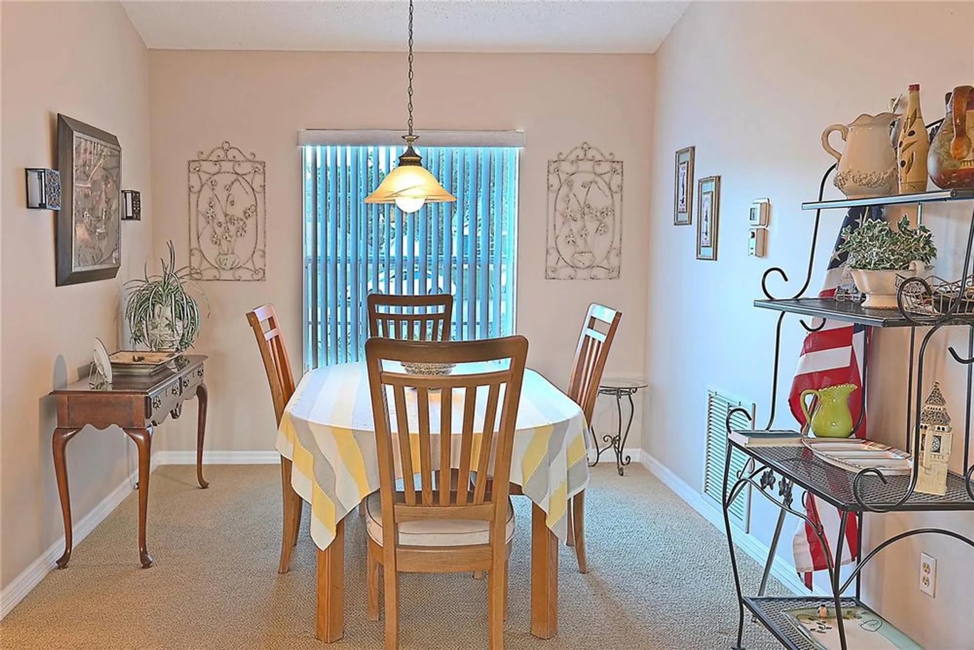 Property Slideshow image 15 of 47 | 25327 temple ct, Leesburg, FL, 34748
