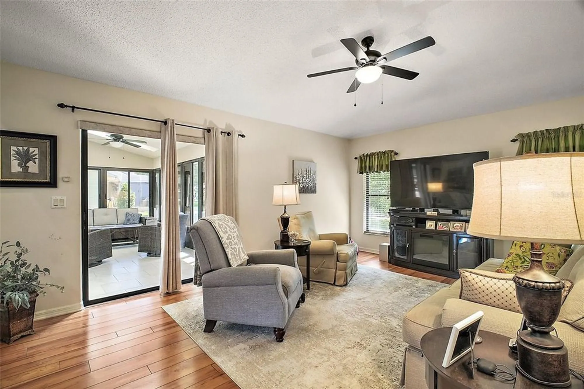 Property Slideshow image 5 of 29 | 27022 racquet cir, Leesburg, FL, 34748