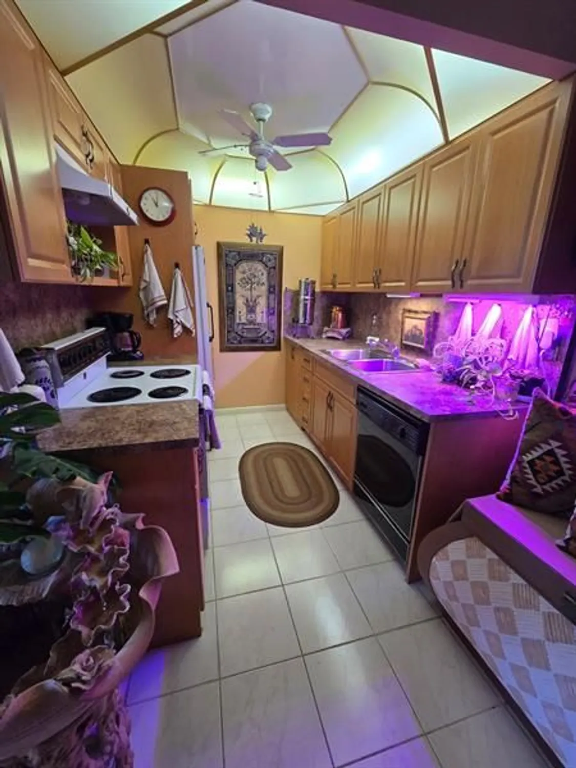 Property Slideshow image 5 of 39 | 3057 harwood e unit e, Deerfield Beach, FL, 33442