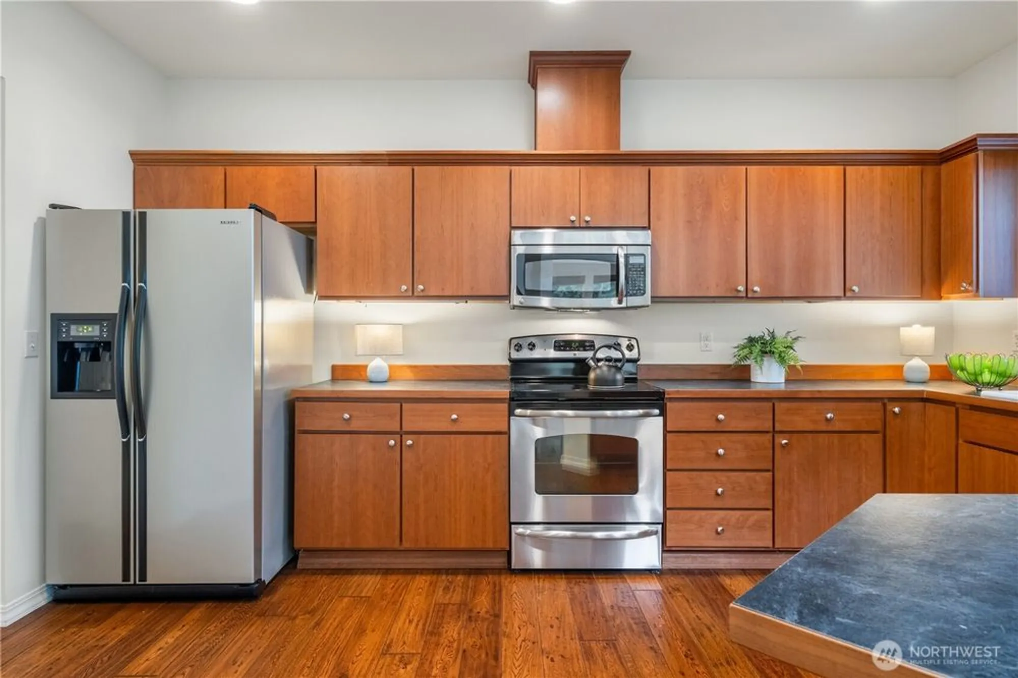 Property Slideshow image 7 of 32 | 24239 ne 130th pl, Redmond, WA, 98053