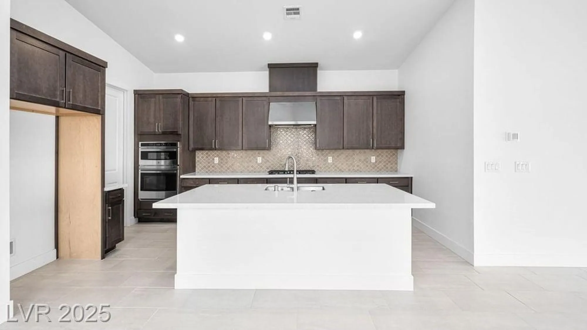 Property Slideshow image 12 of 43 | 226 piazzetta dr, Henderson, NV, 89011